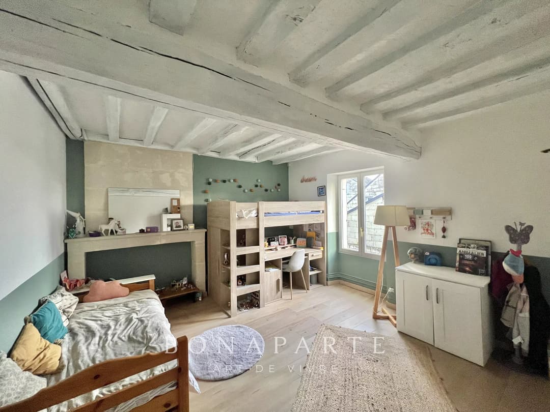 DISTRÉ - MAISON FAMILIALE DE 209 M² / 6 CHAMBRES POSSIBLES - RENOVATION RECENTE - Photo 10