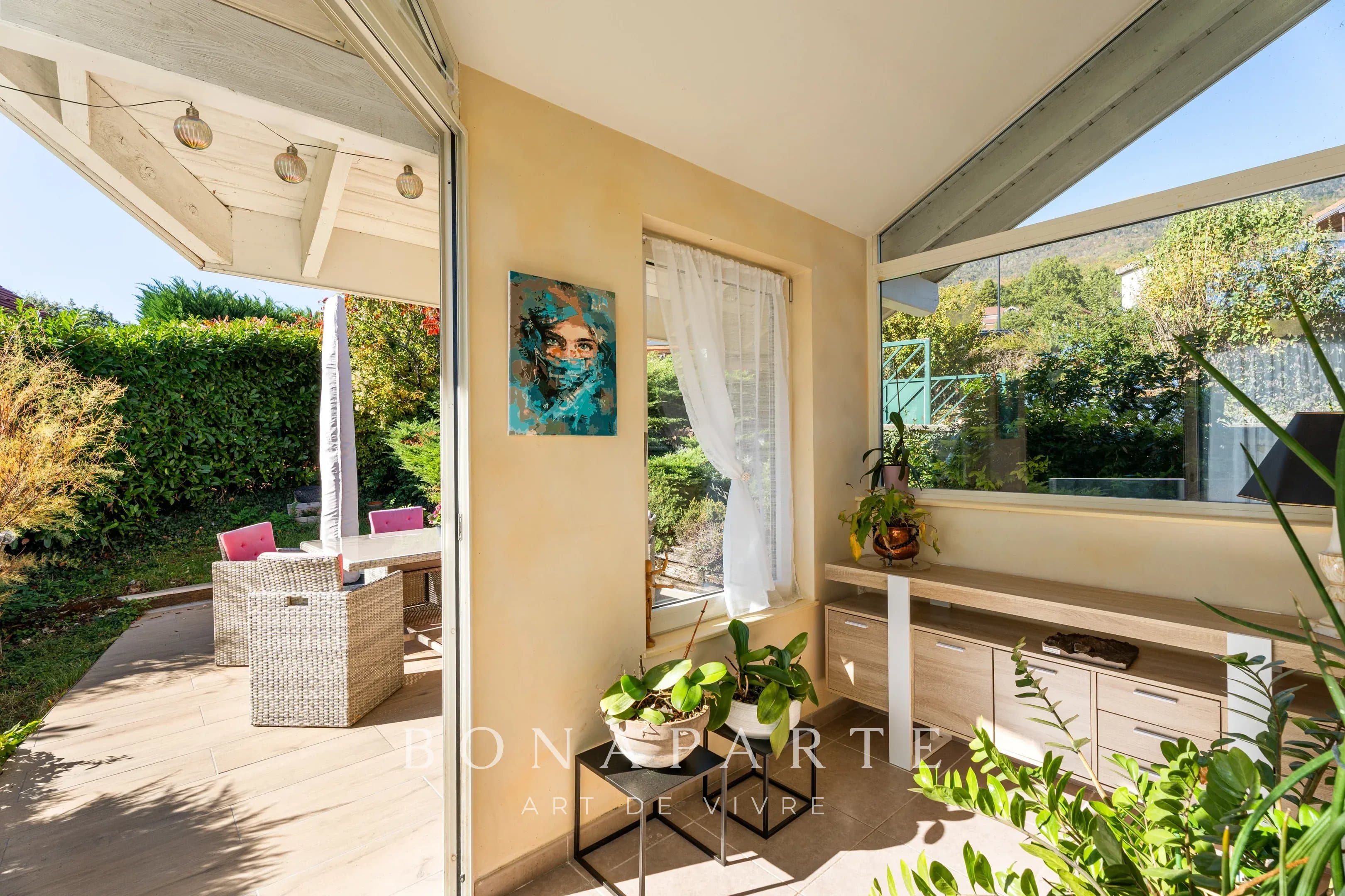 CROZET – MAISON INDIVIDUELLE – NOMBREUSES ANNEXES, POSSIBILITÉ DE STUDIO INDÉPENDANT, JARDIN PISCINABLE - Photo 8