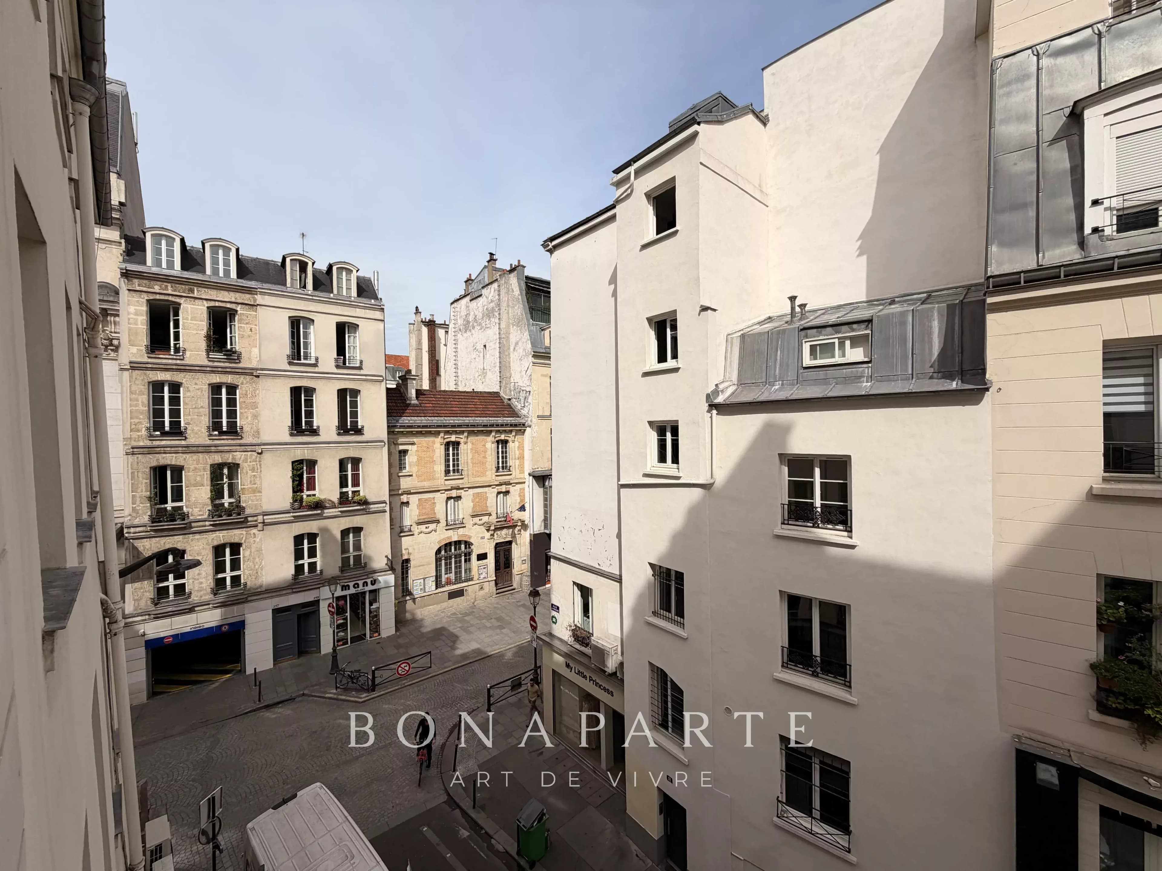 PARIS 2ᵉ — STUDIO CŒUR DU QUARTIER MONTORGUEIL/BONNE NOUVELLE - Photo 9