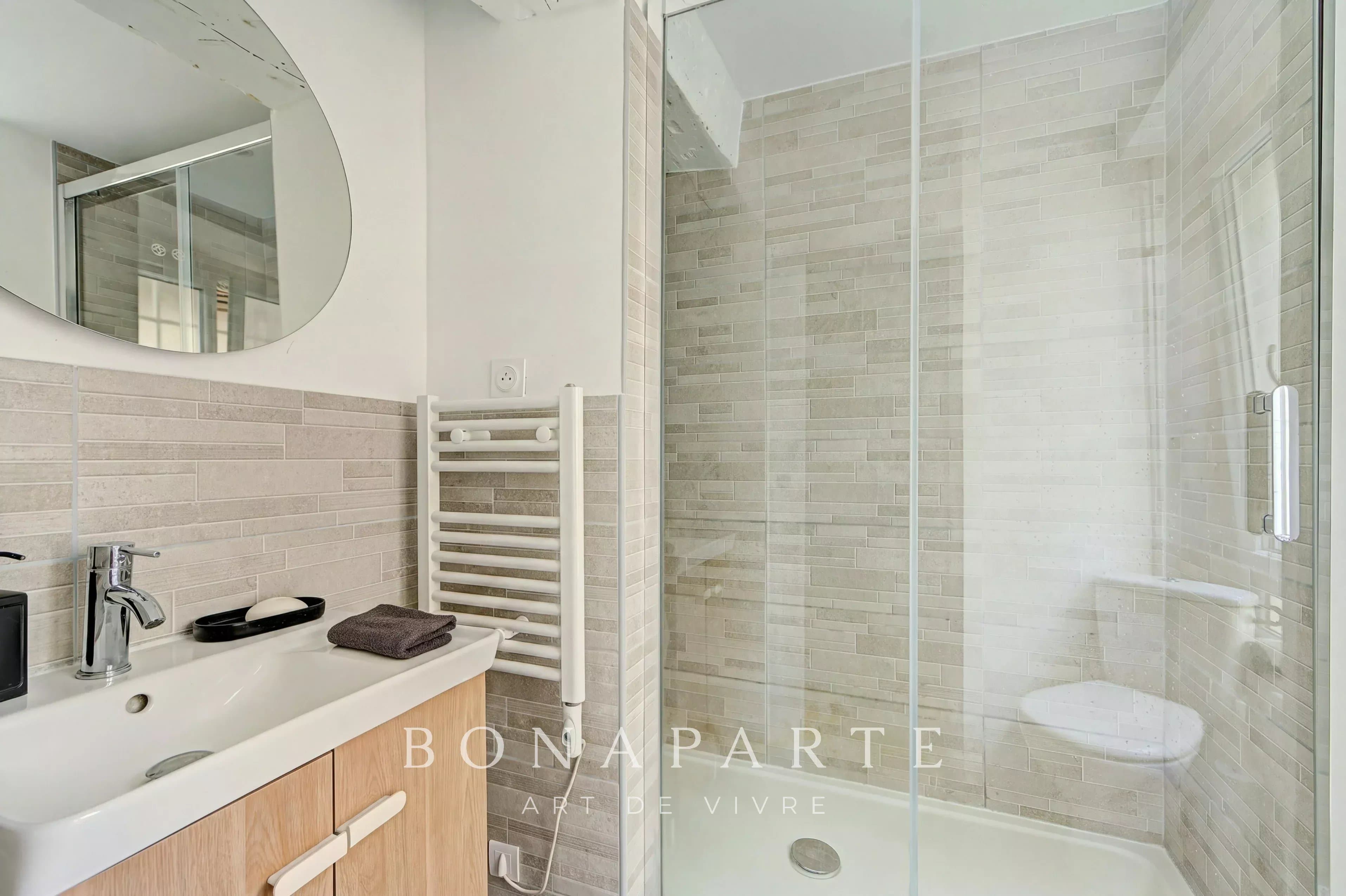 Studio rénové – 23m² – Calme sur cour - Photo 7