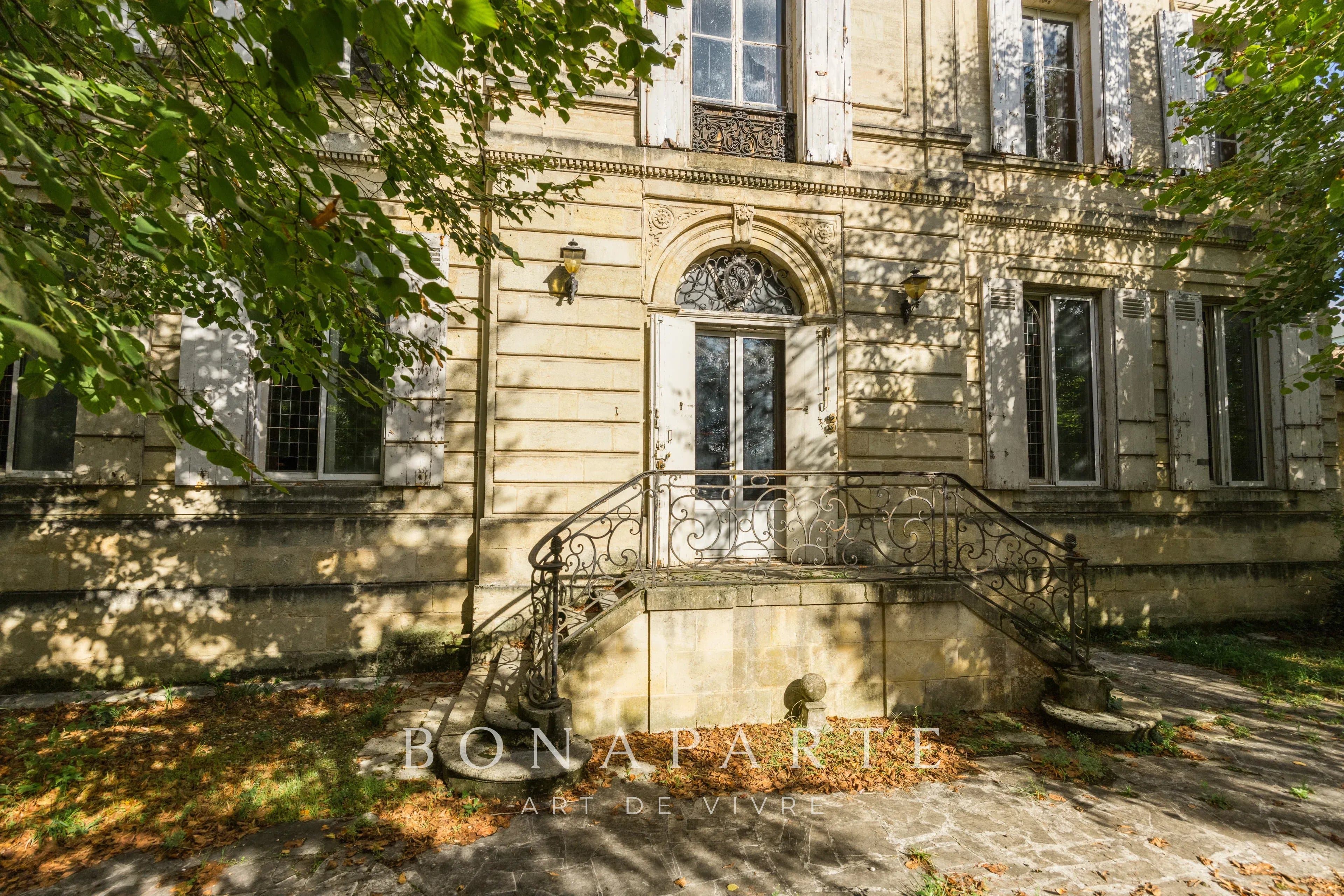 LE BOUSCAT – Magnifique demeure bourgeoise de 480 m² à réinventer, potentiel exceptionnel - Photo 3