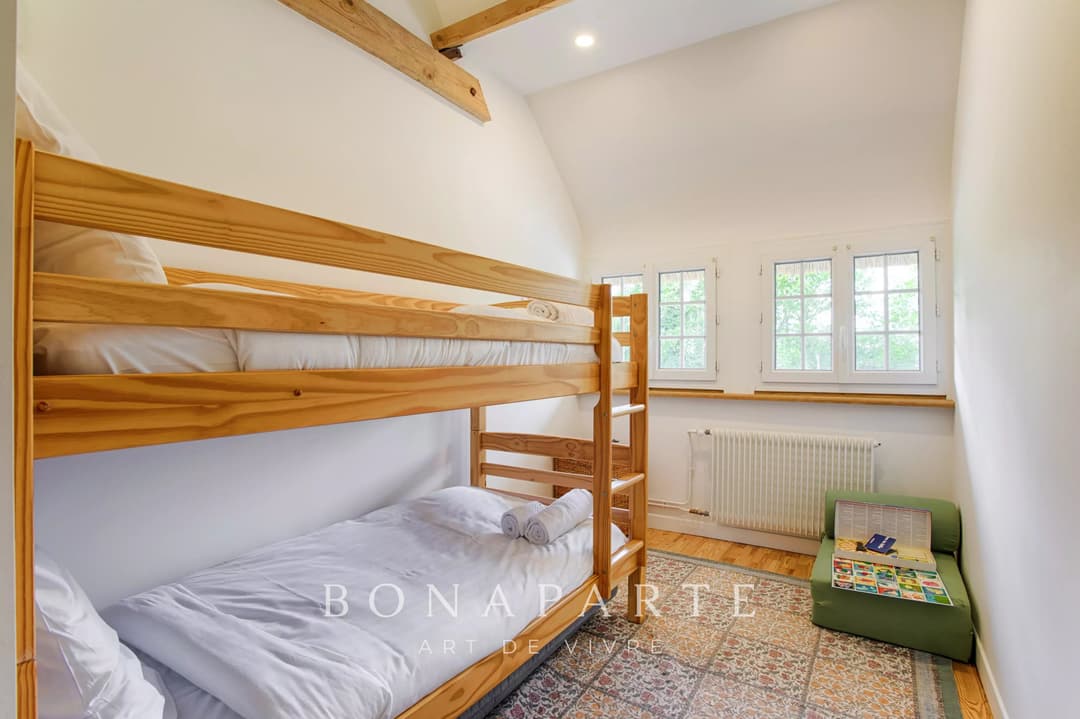 ÉLÉGANTE CHAUMIÈRE AVEC PISCINE ET TENNIS, À 10 MINUTES DES PLAGES - Photo 15