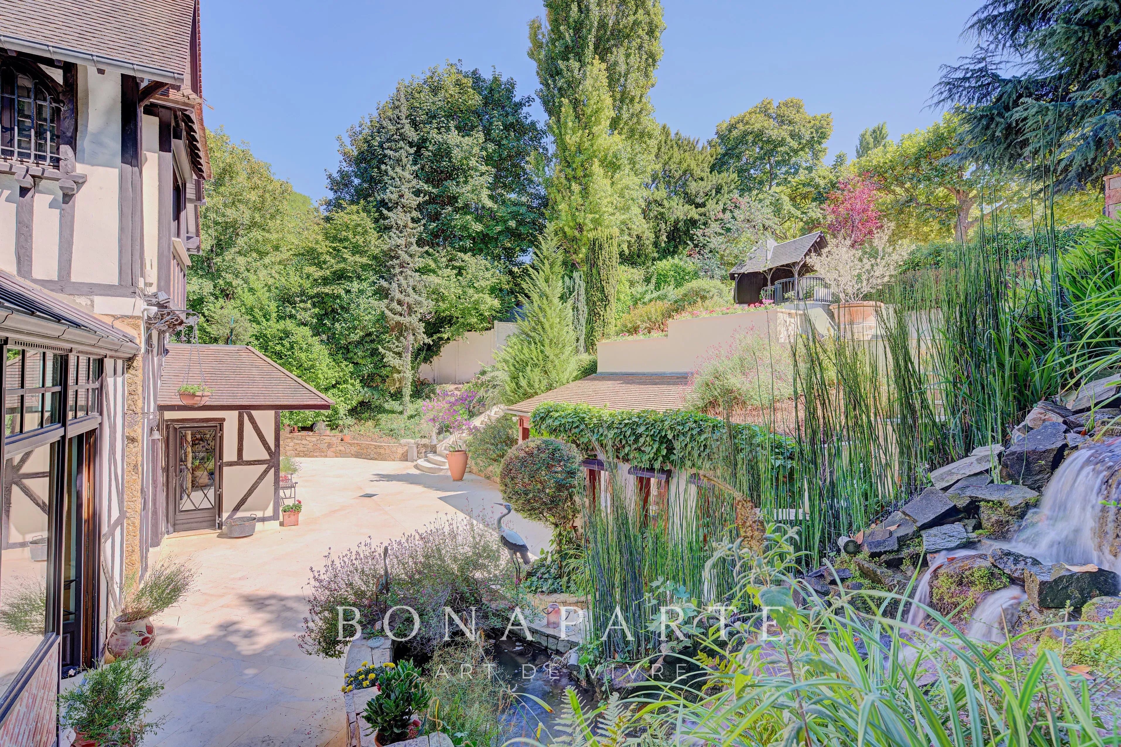 Hôtel particulier anglo-normand de 358 m² avec piscine et parc arboré - Photo 5