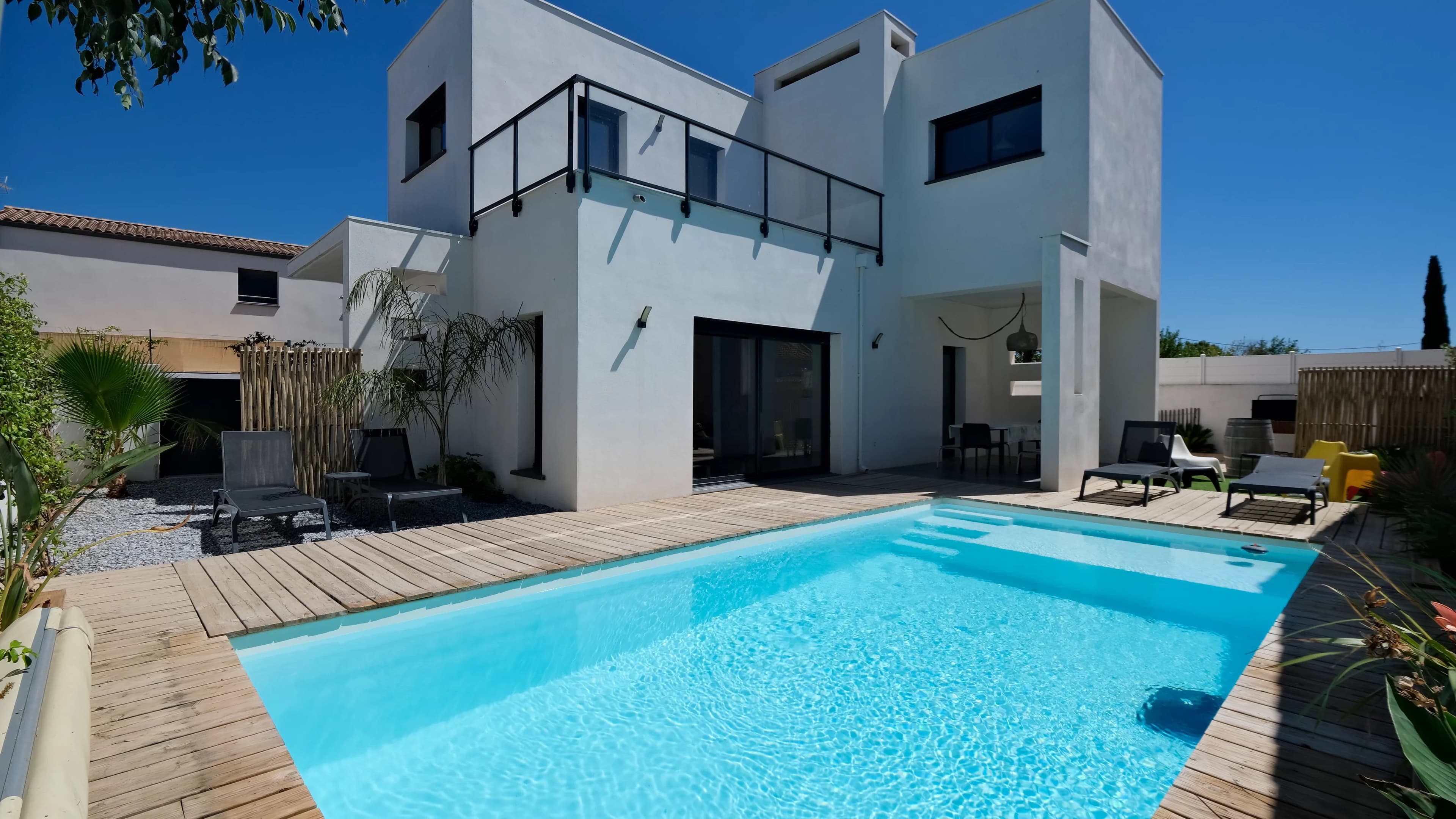 CONTEMPORARY VILLA WITH POOL IN SÉRIGNAN – MODERN COMFORT JUST MINUTES FROM THE SEA
