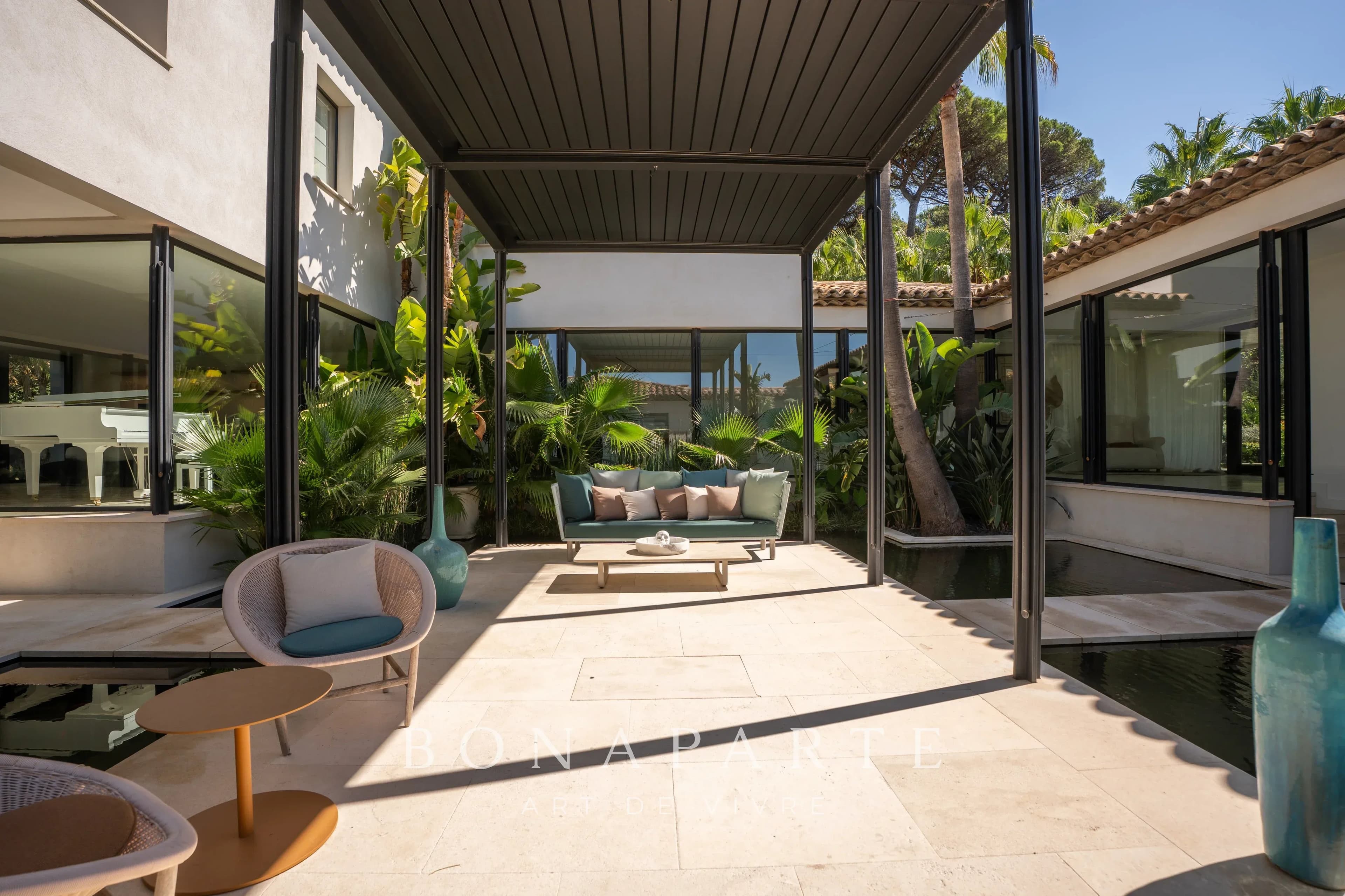 SAINT-TROPEZ — PROPRIÉTÉ D’EXCEPTION FACE À LA MÉDITERRANÉE - Photo 8