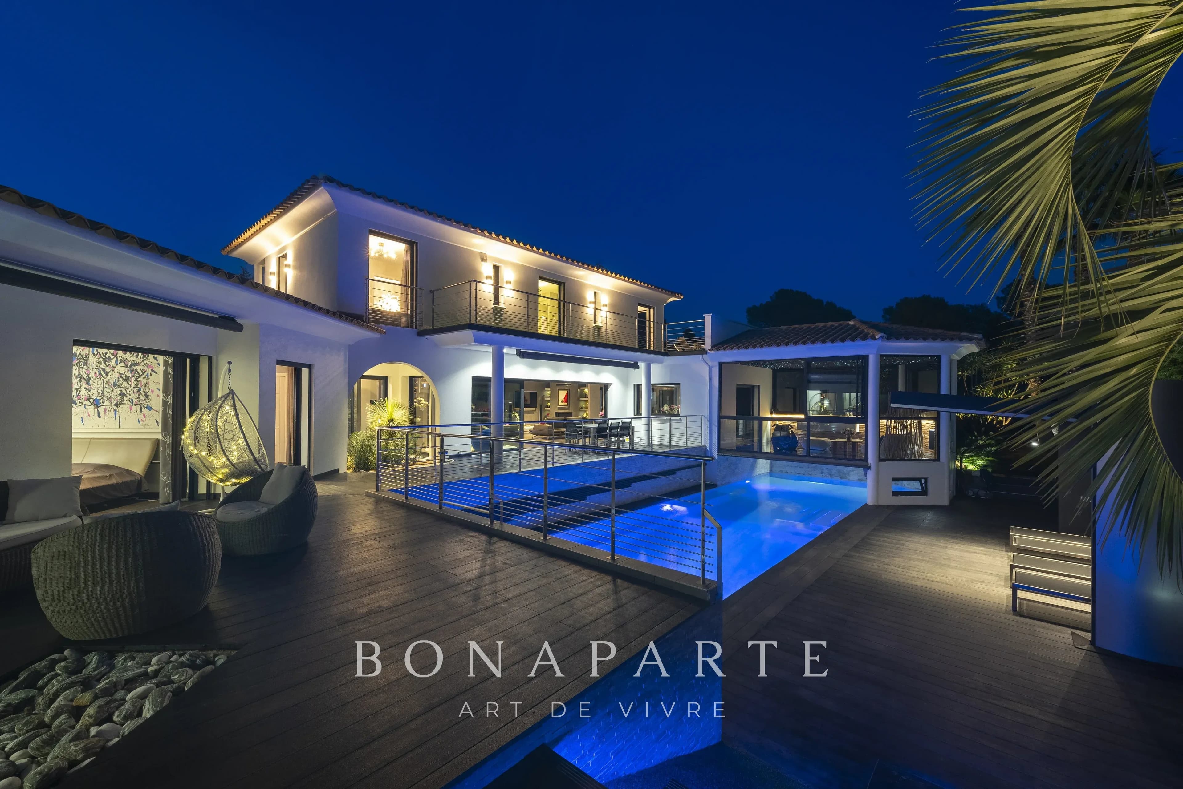 Saint-Raphaël - Superbe villa contemporaine aux prestations - Photo 1