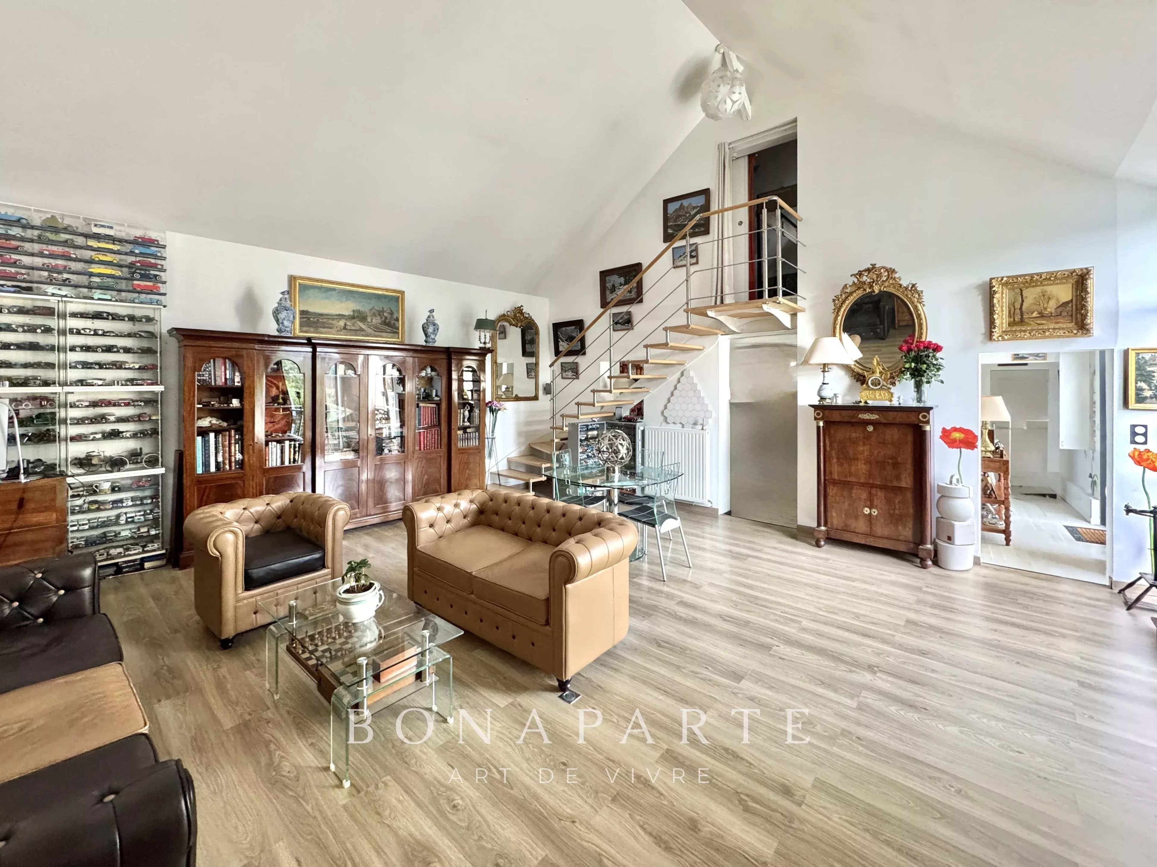 SAUMUR - ENSEMBLE IMMOBILIER DE CARACTÈRE – 2 MAISONS – 250 M² - Photo 4