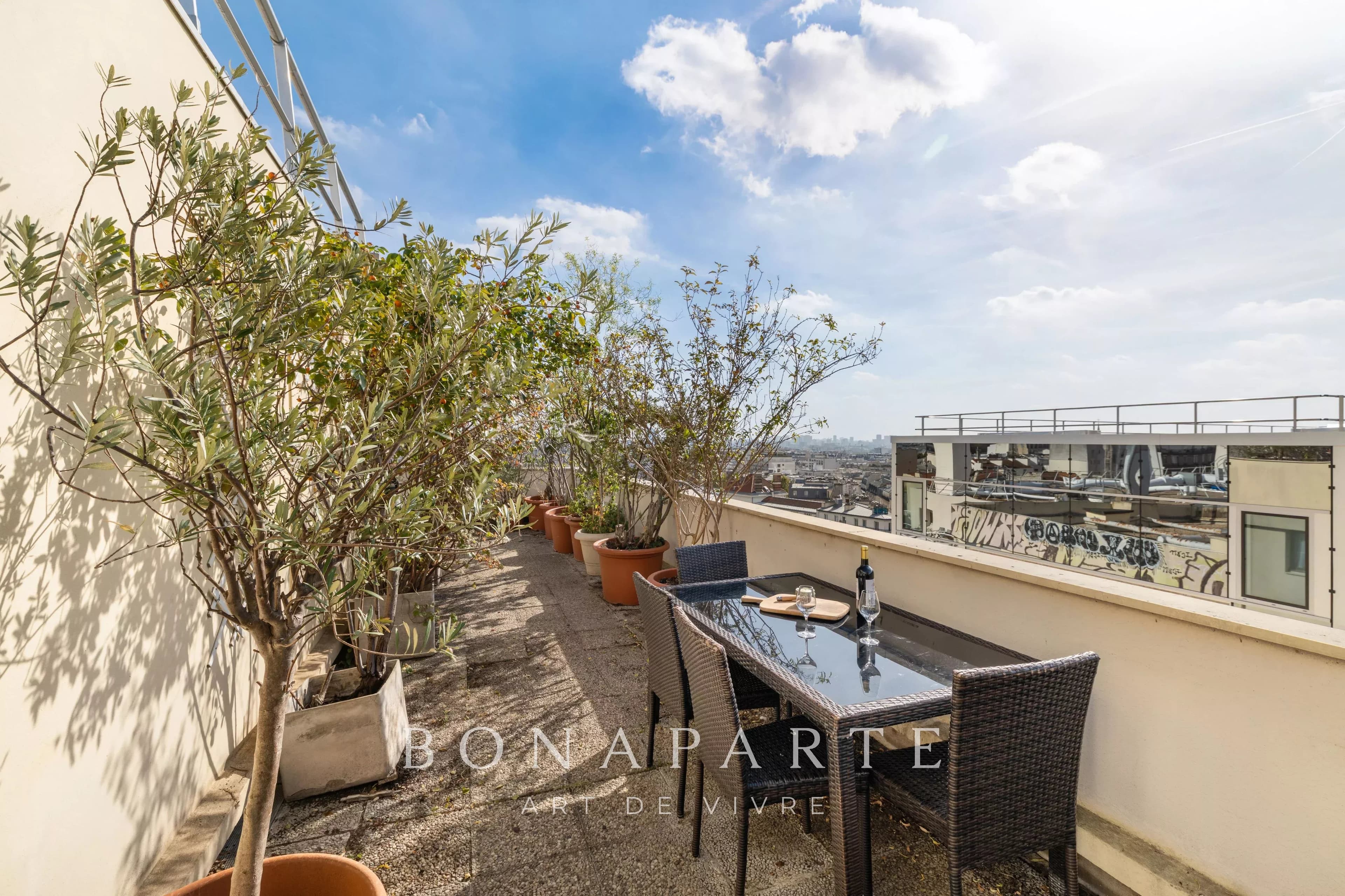 SOUS OFFRE : PARIS XIXe – BELLEVILLE – DERNIER ÉTAGE - ROOFTOP DE 92 M² AVEC TERRASSE DE 68 M² - Photo 6