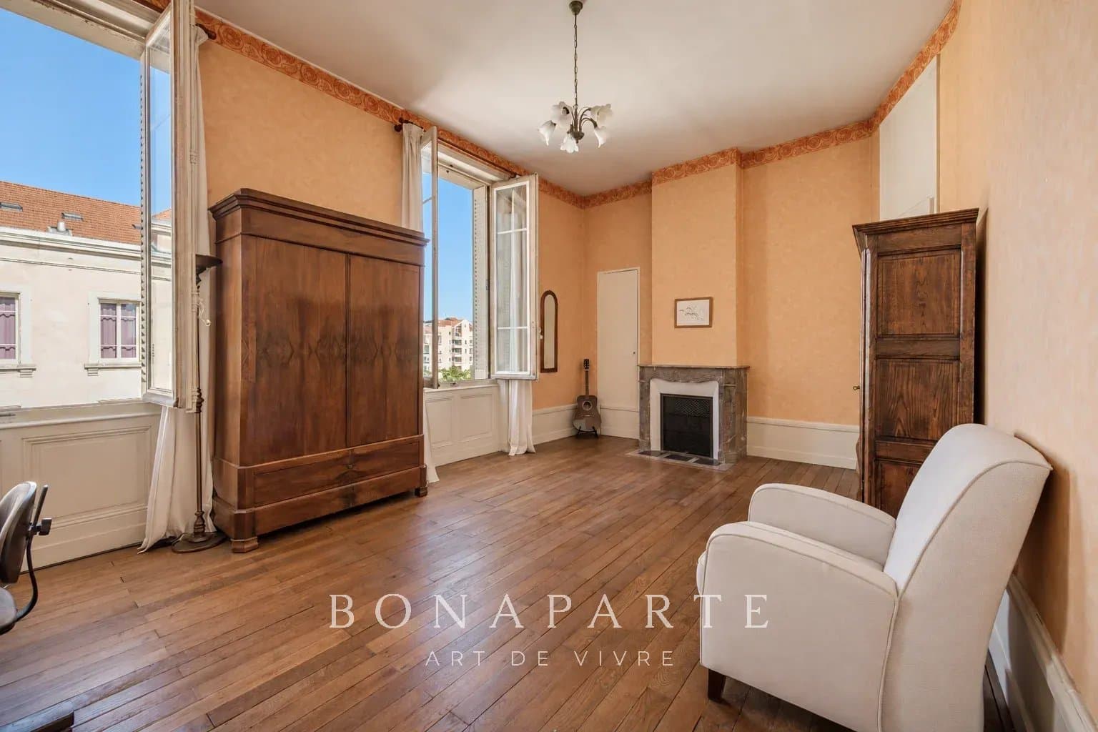 Élégant appartement haussmannien au cœur de Roanne - Photo 8