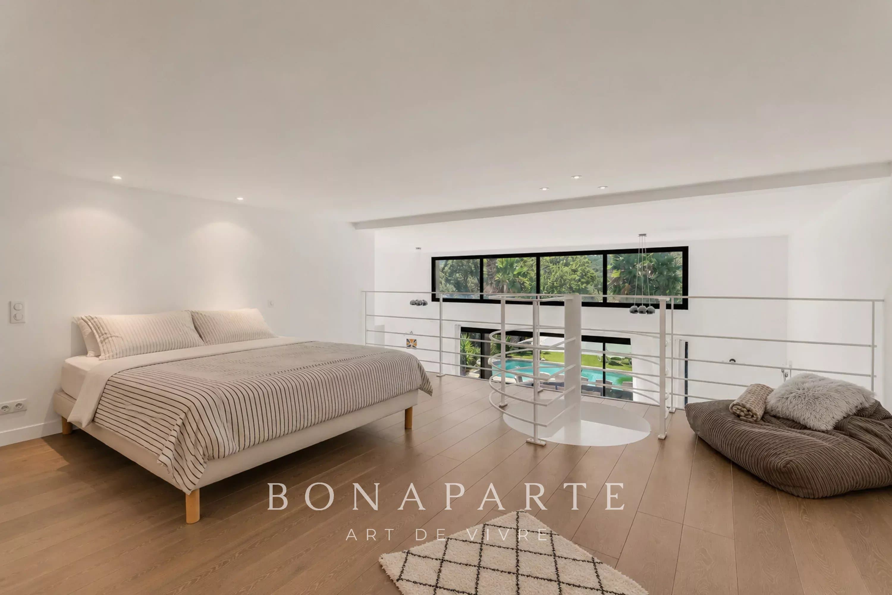 PROCHE SAINTE MAXIME - SPACIEUSE VILLA CONTEMPORAINE DE 4 CHAMBRES - Photo 9