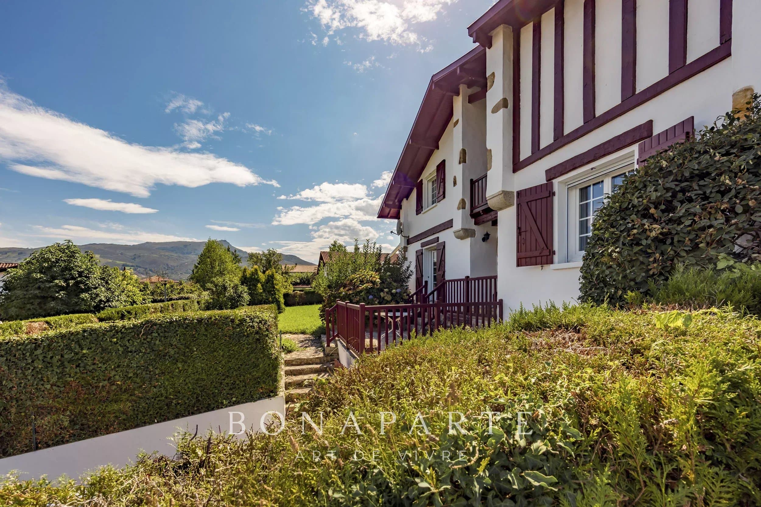 ASCAIN - 8-ROOM HOUSE WITH VIEW OF RHUNE