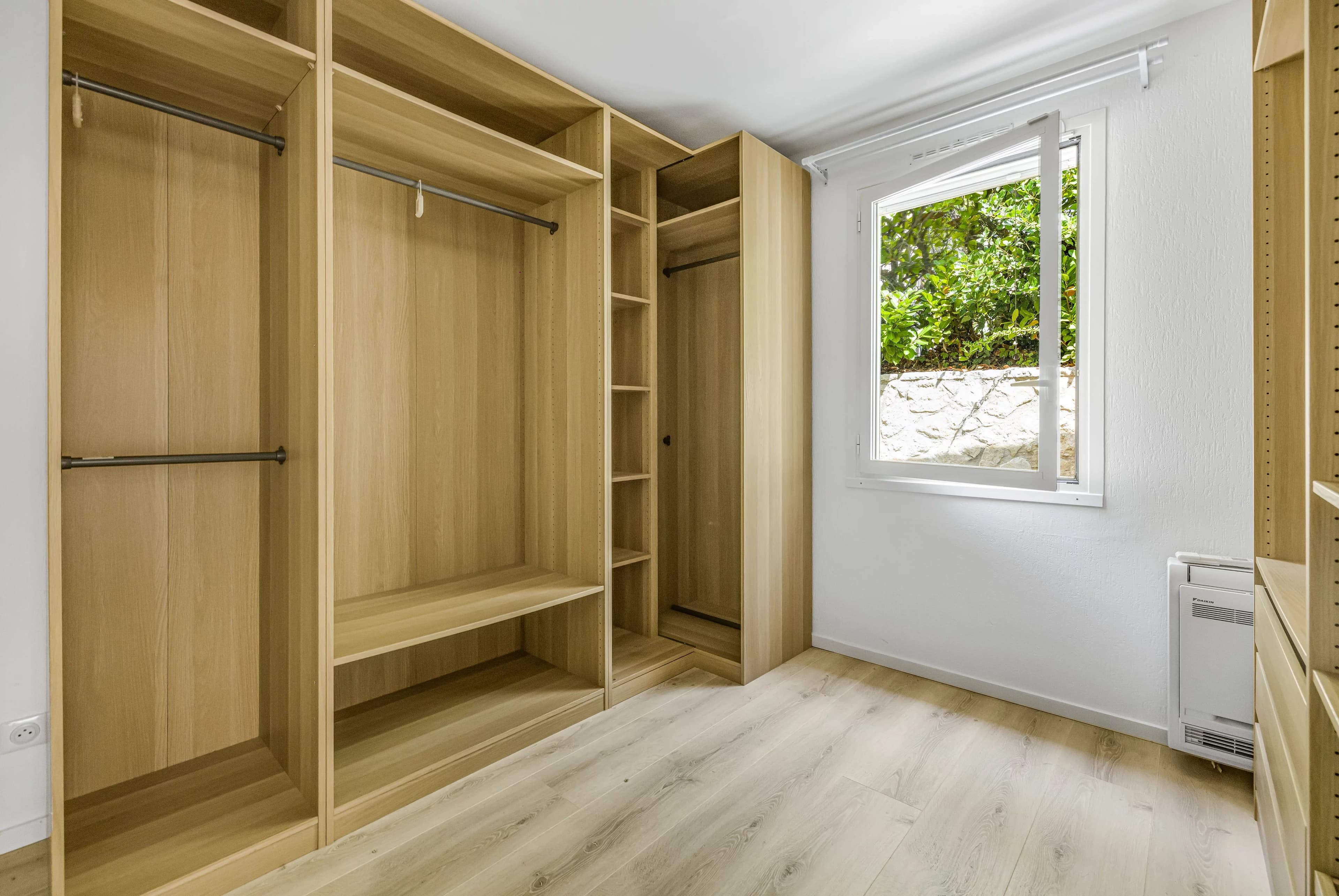 HAUTS DE VAUGRENIER – VILLA CONTEMPORAINE D'EXCEPTION - Photo 9