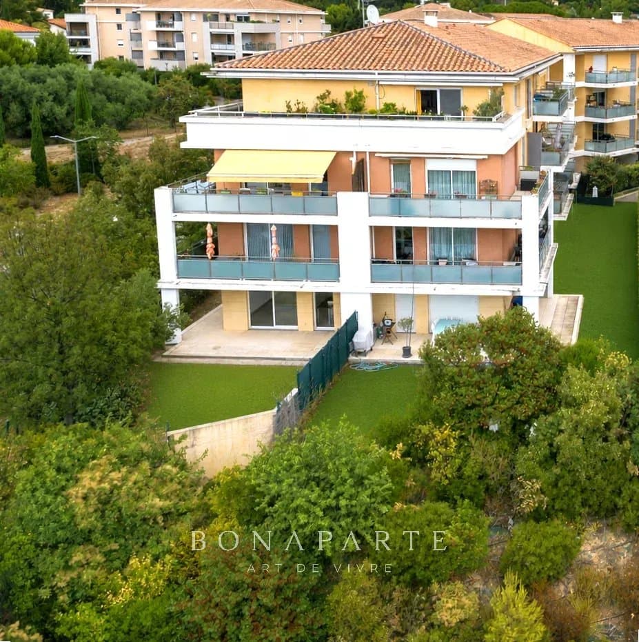 AIX-EN-PROVENCE - Appartement 3 pièces avec terrasse, jardin et double garage - Photo 4