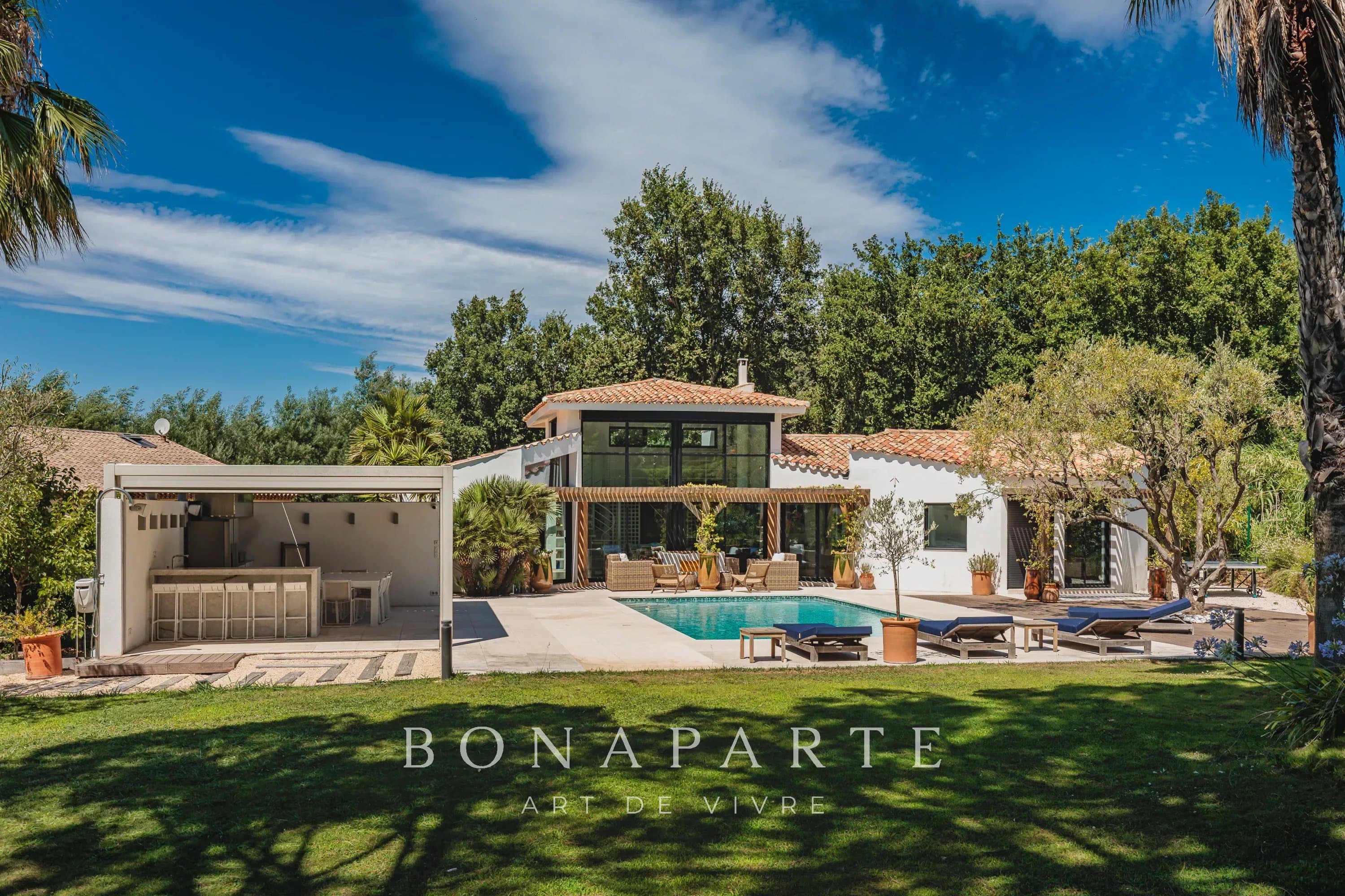 GASSIN - CHARMING PROPERTY - NEAR SAINT TROPEZ