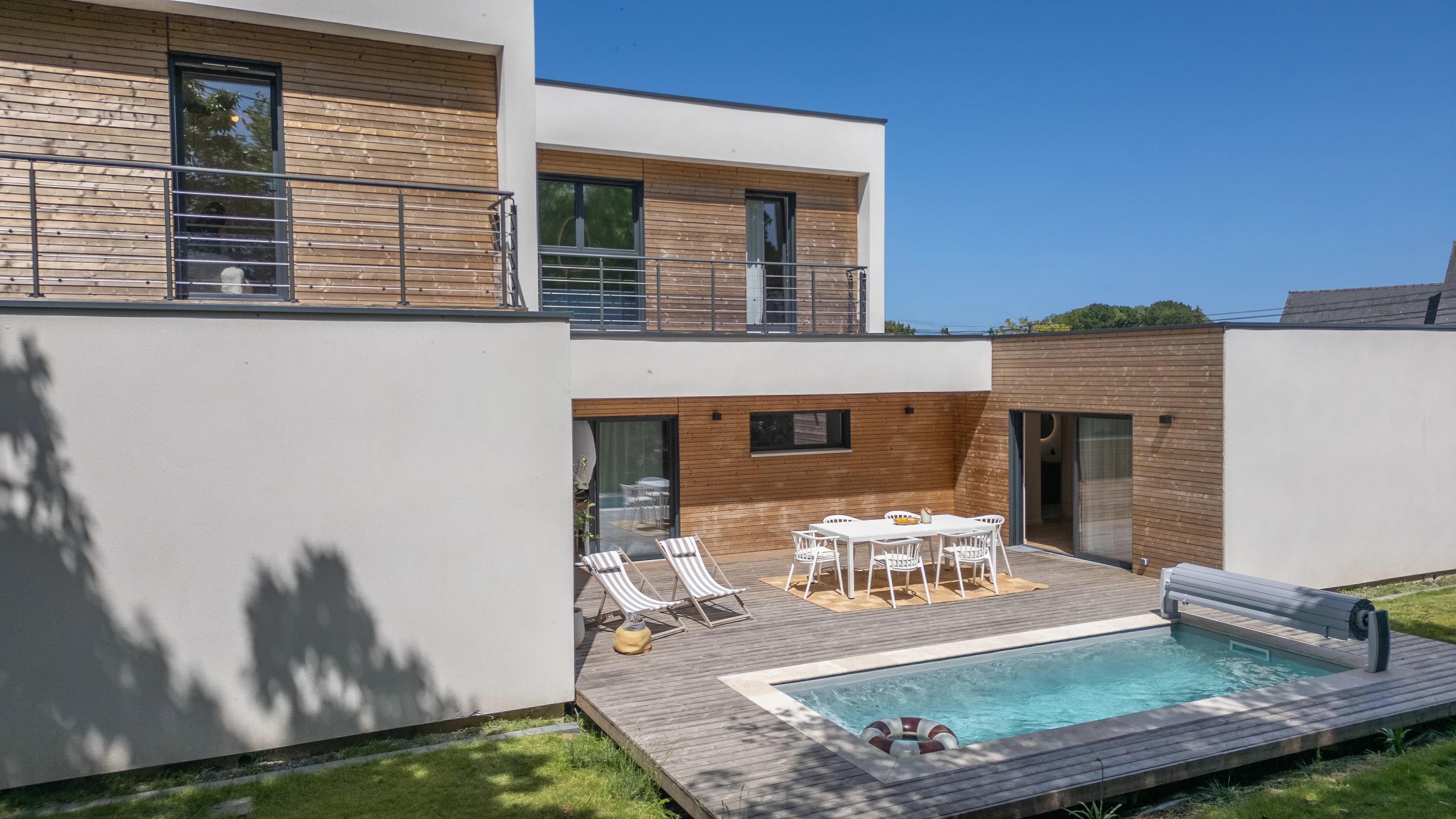 MAISON D’ARCHITECTE DE 2026, PISCINE CHAUFFÉE, 190 M², QUESTEMBERT