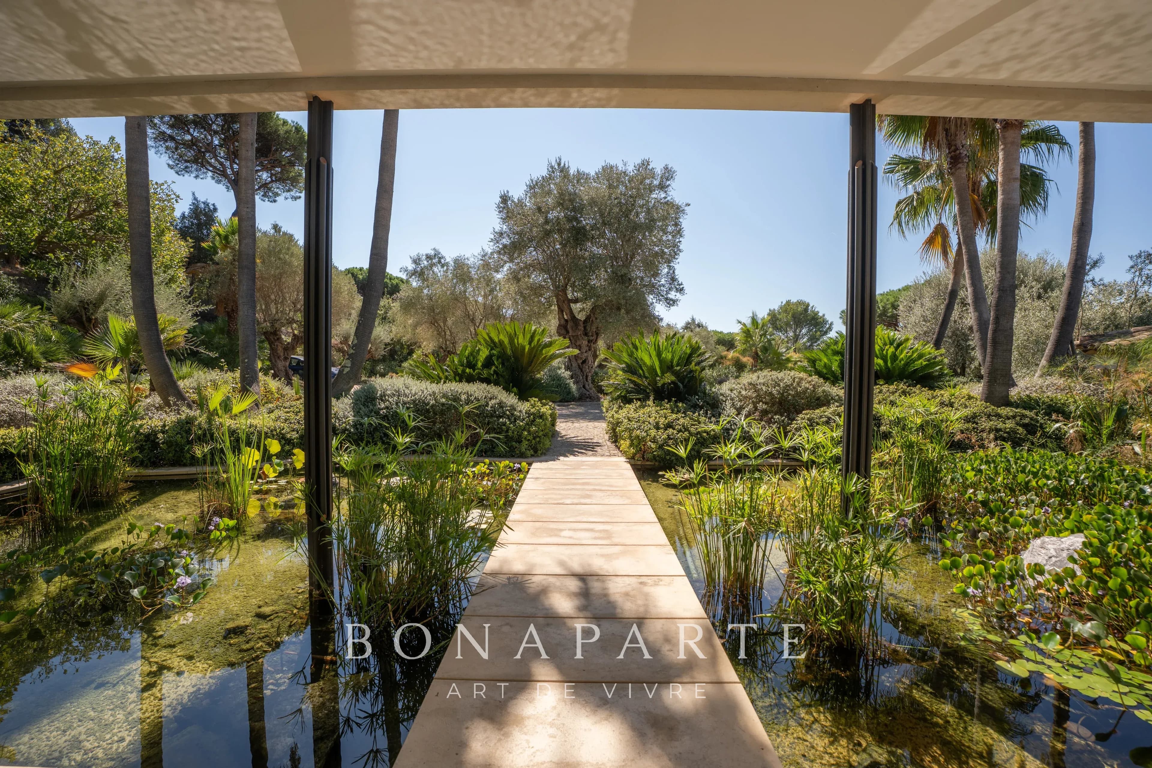 SAINT-TROPEZ — PROPRIÉTÉ D’EXCEPTION FACE À LA MÉDITERRANÉE - Photo 6