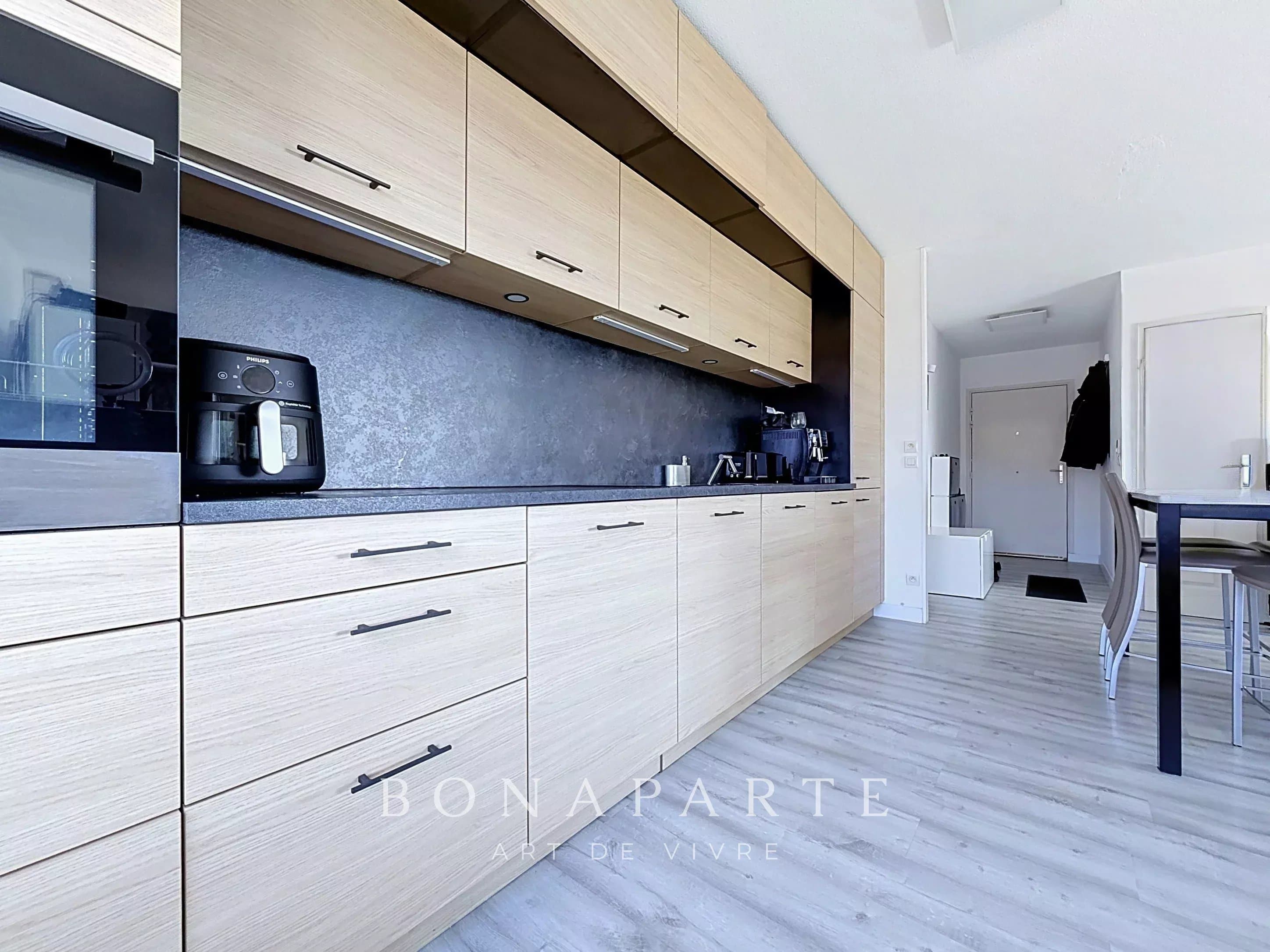 Cessy - Appartement T4 lumineux avec vue Mont-Blanc & Jura - Photo 9