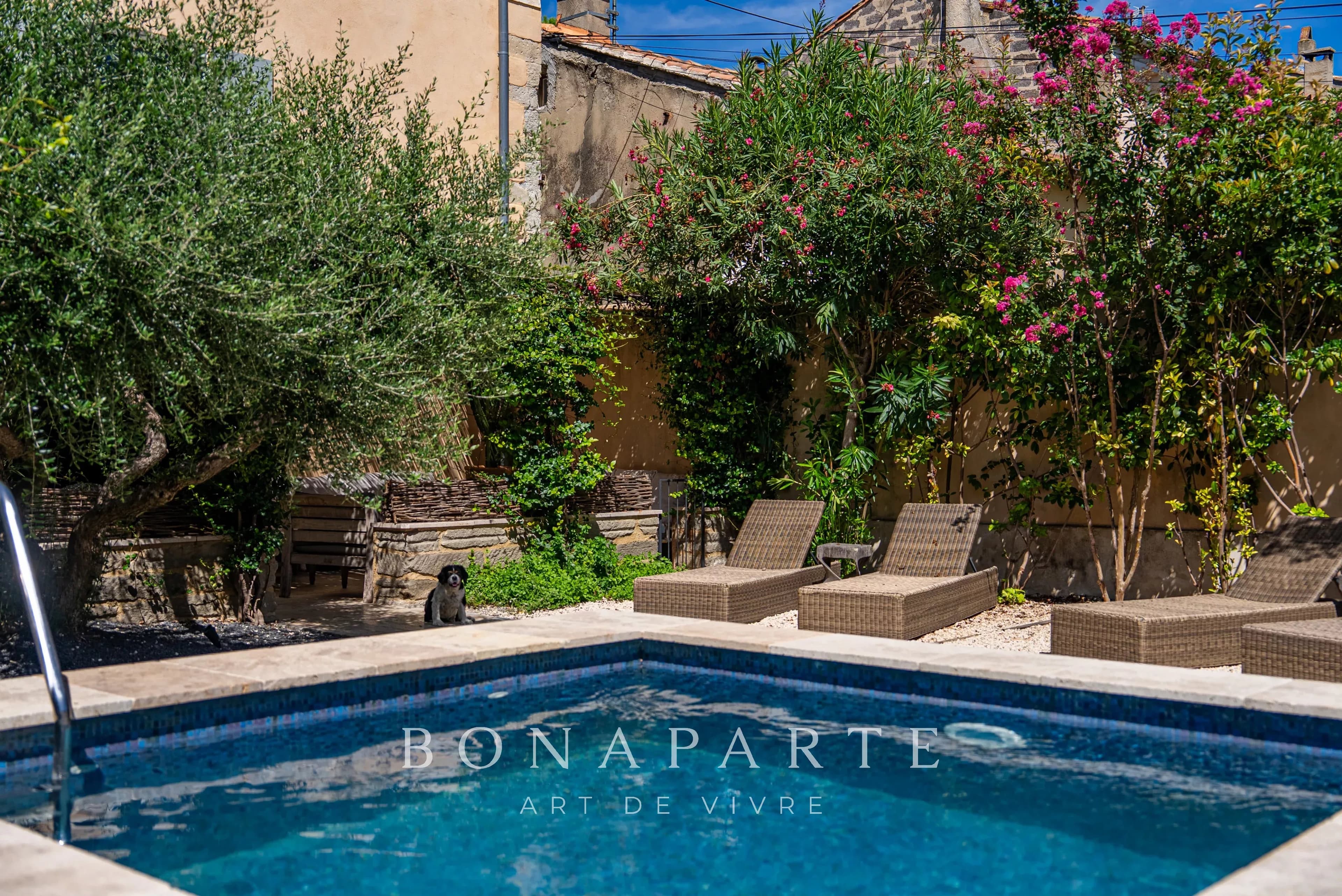 CŒUR HISTORIQUE DE MAILLANE, À DEUX PAS DE SAINT-RÉMY-DE-PROVENCE - MAISON DE VILLAGE DE CHARME ENTIÈREMENT RÉNOVÉE EN 2021 - Photo 4