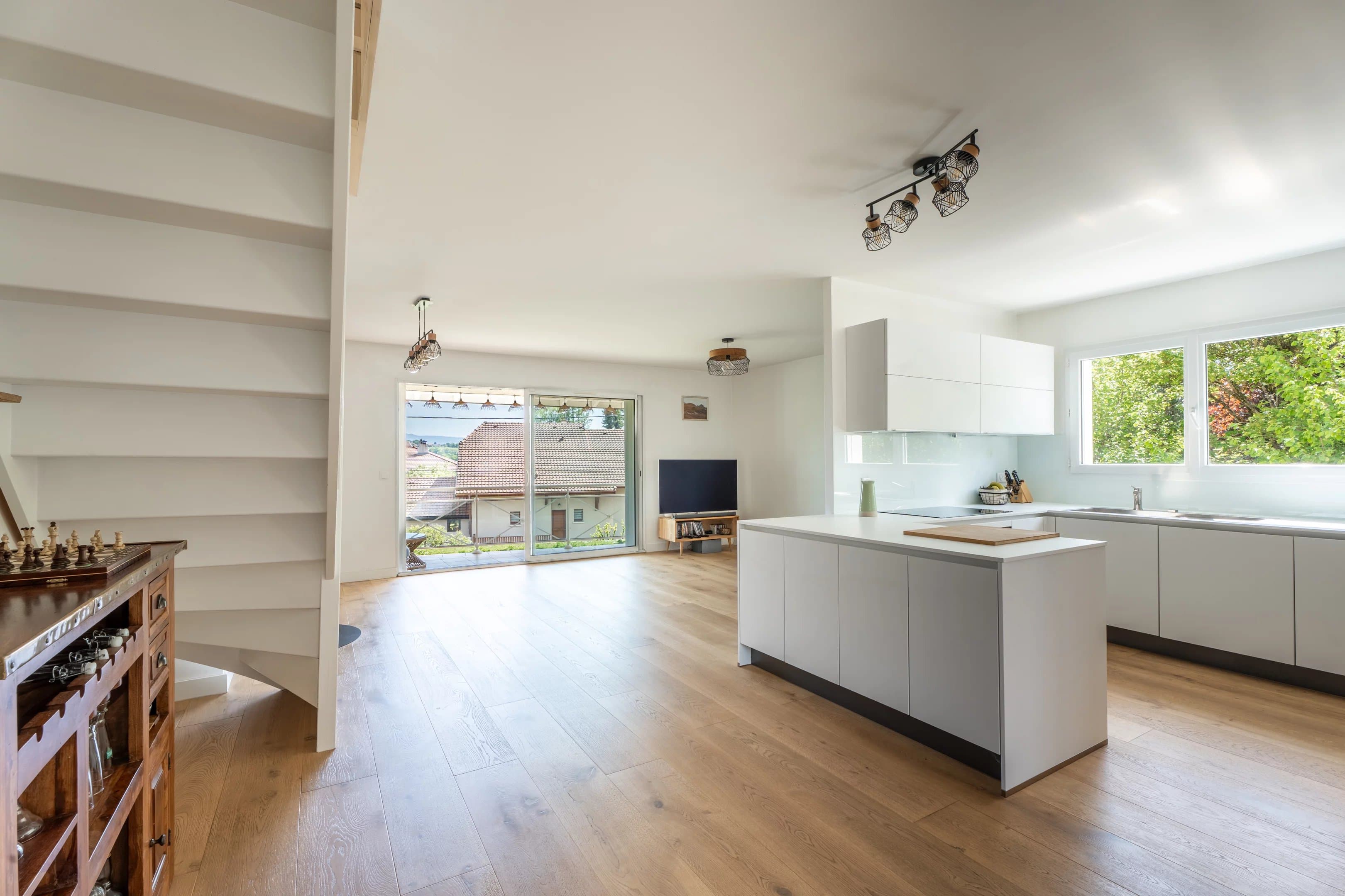 SAINT-GENIS-POUILLY - ATTIQUE 5 PIECES DE 165 m² - Photo 3