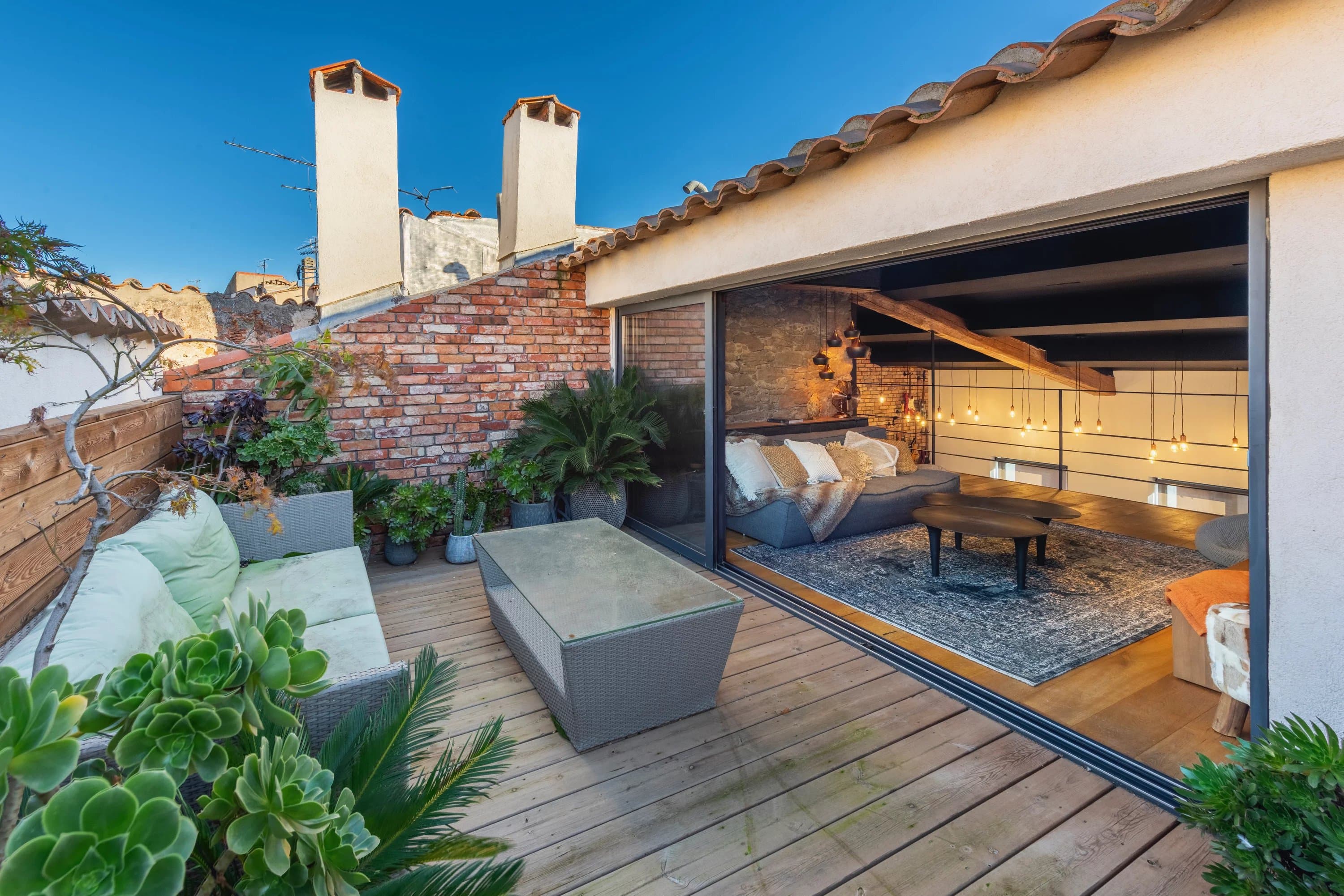 FREJUS - LUXUEUX APPARTEMENT DUPLEX DE 142M² AVEC TERRASSE - Photo 9