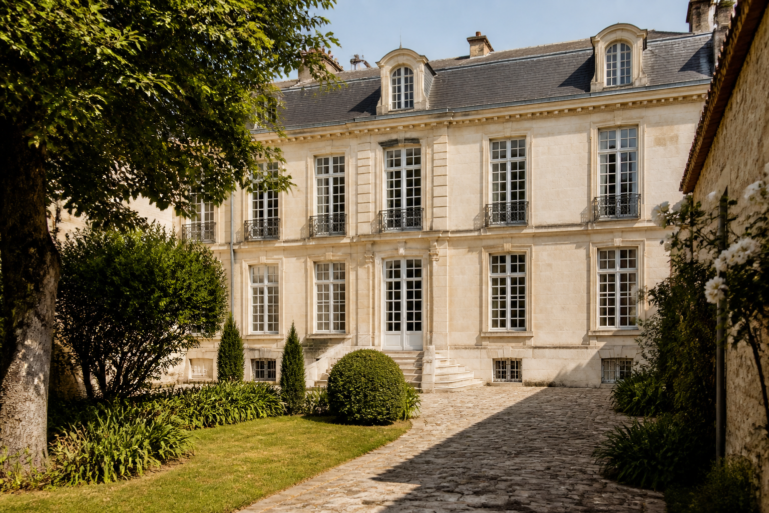 Private mansion in Rochefort