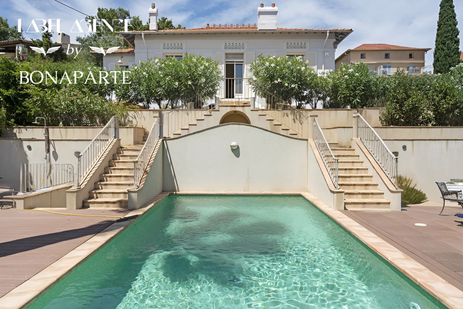 villa 5 Rooms for sale on Sainte-Maxime (83120)