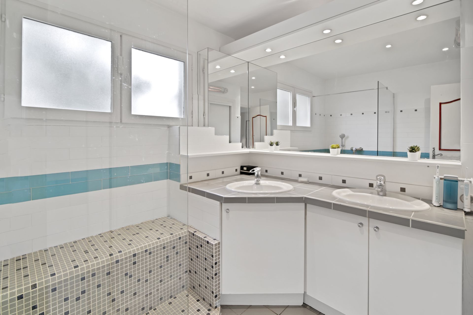 apartment 3 Rooms for sale on Sainte-Maxime (83120)