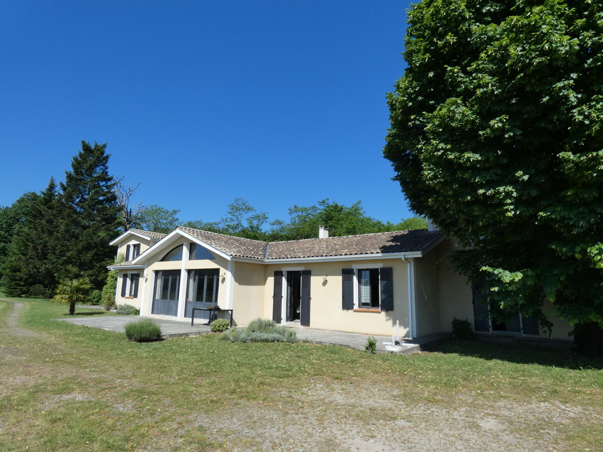 property 12 Rooms for sale on Gaillan-en-Médoc (33340)