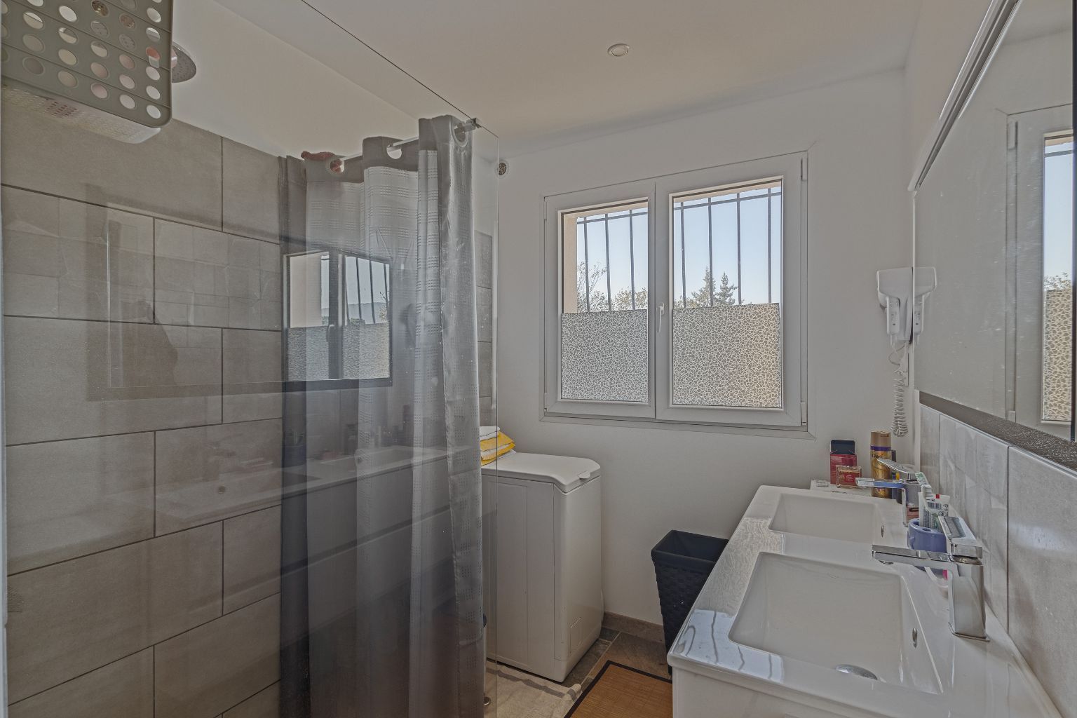 apartment 3 Rooms for sale on Sainte-Maxime (83120)