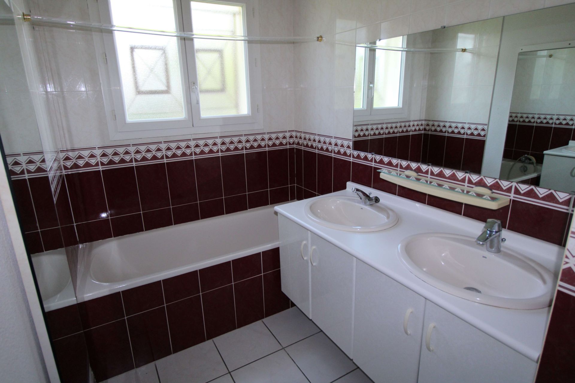 house 4 Rooms for sale on Saint-Sulpice-et-Cameyrac (33450)