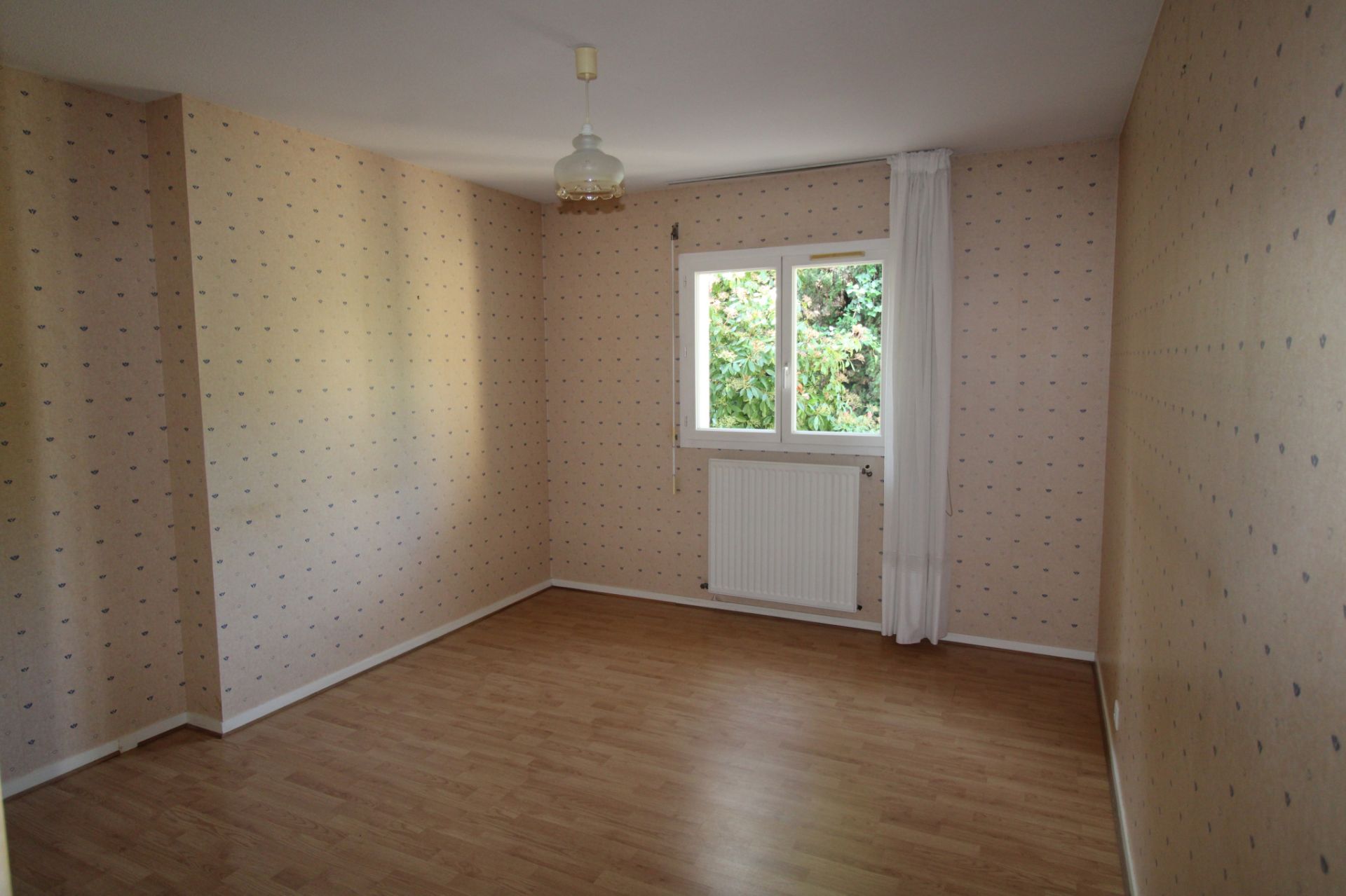 house 4 Rooms for sale on Saint-Sulpice-et-Cameyrac (33450)