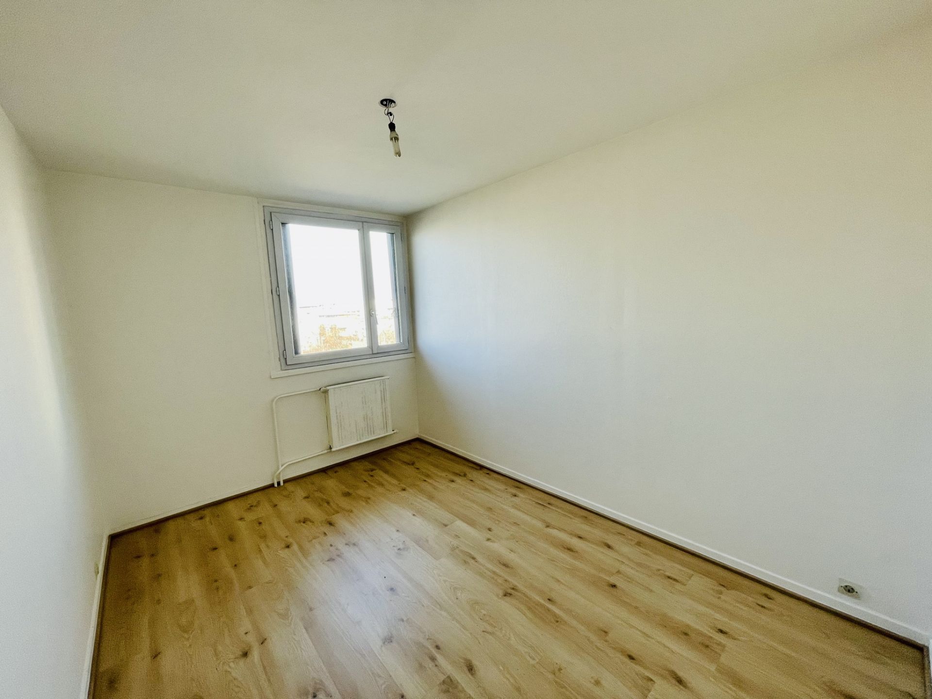 apartment 4 Rooms for sale on Grenoble (38000)