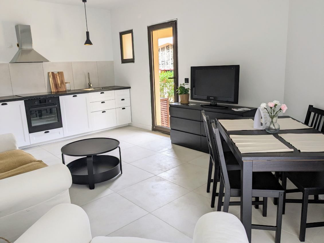 apartment 2 Rooms for sale on Fréjus (83600)