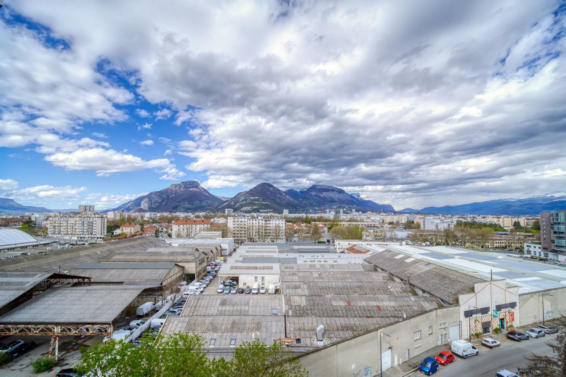apartment 5 Rooms for sale on Grenoble (38100)