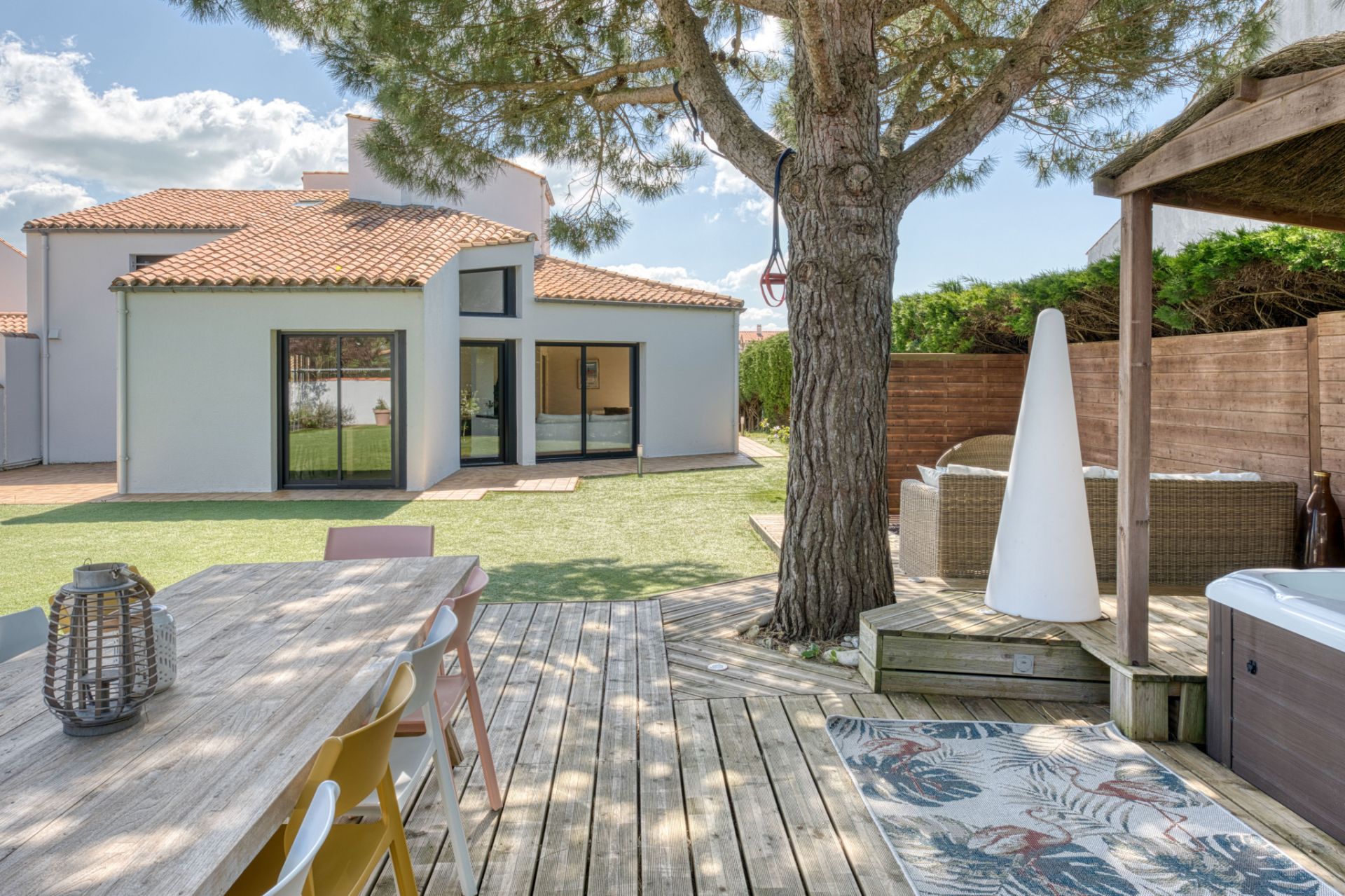villa 6 Rooms for sale on Rivedoux-Plage (17940)