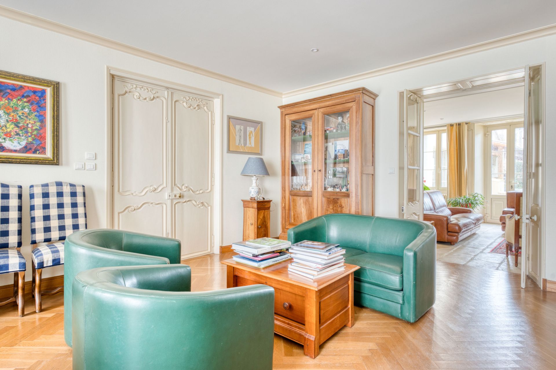 house 8 Rooms for sale on Niort (79000)