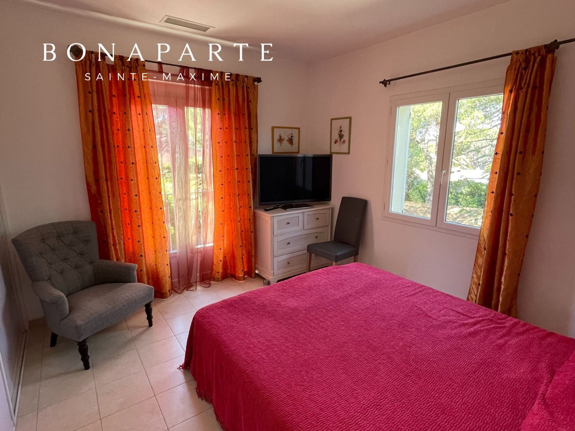 property 5 Rooms for seasonal rent on Sainte-Maxime (83120)