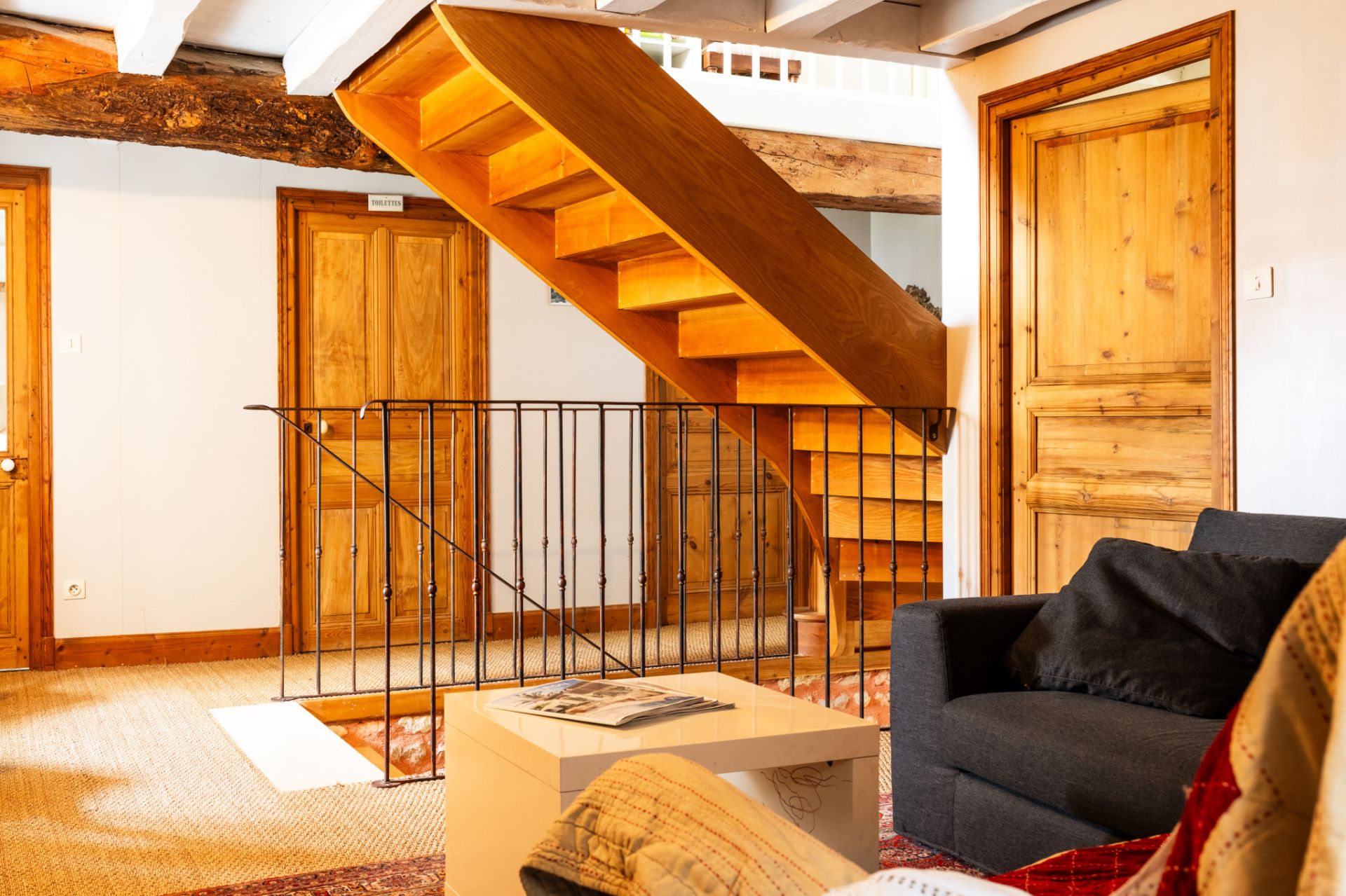 house 8 Rooms for sale on Niort (79000)