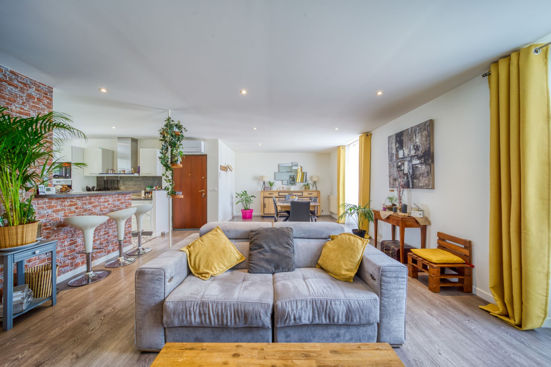 apartment 4 Rooms for sale on Jarrie (38560)