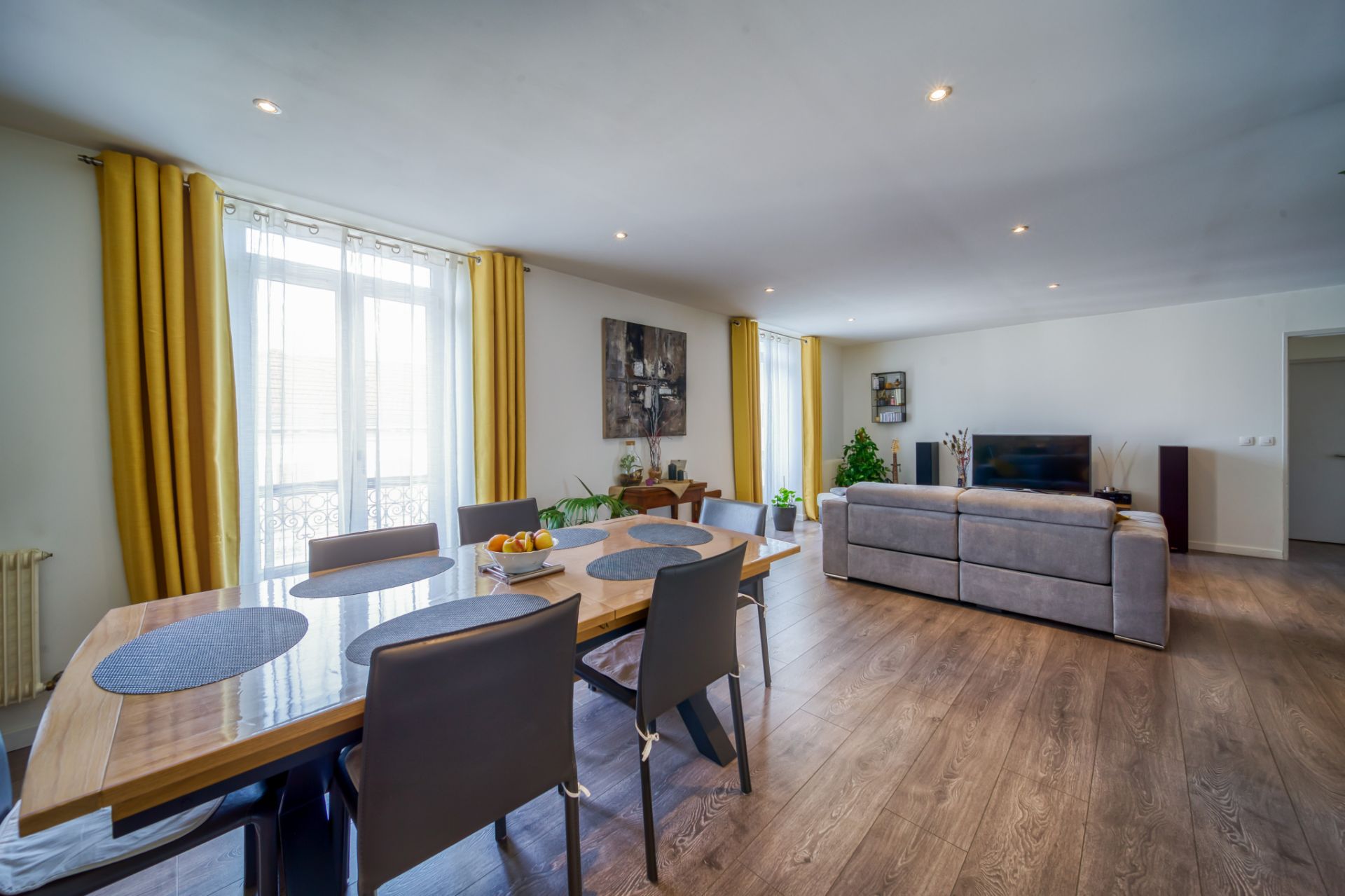 apartment 4 Rooms for sale on Jarrie (38560)