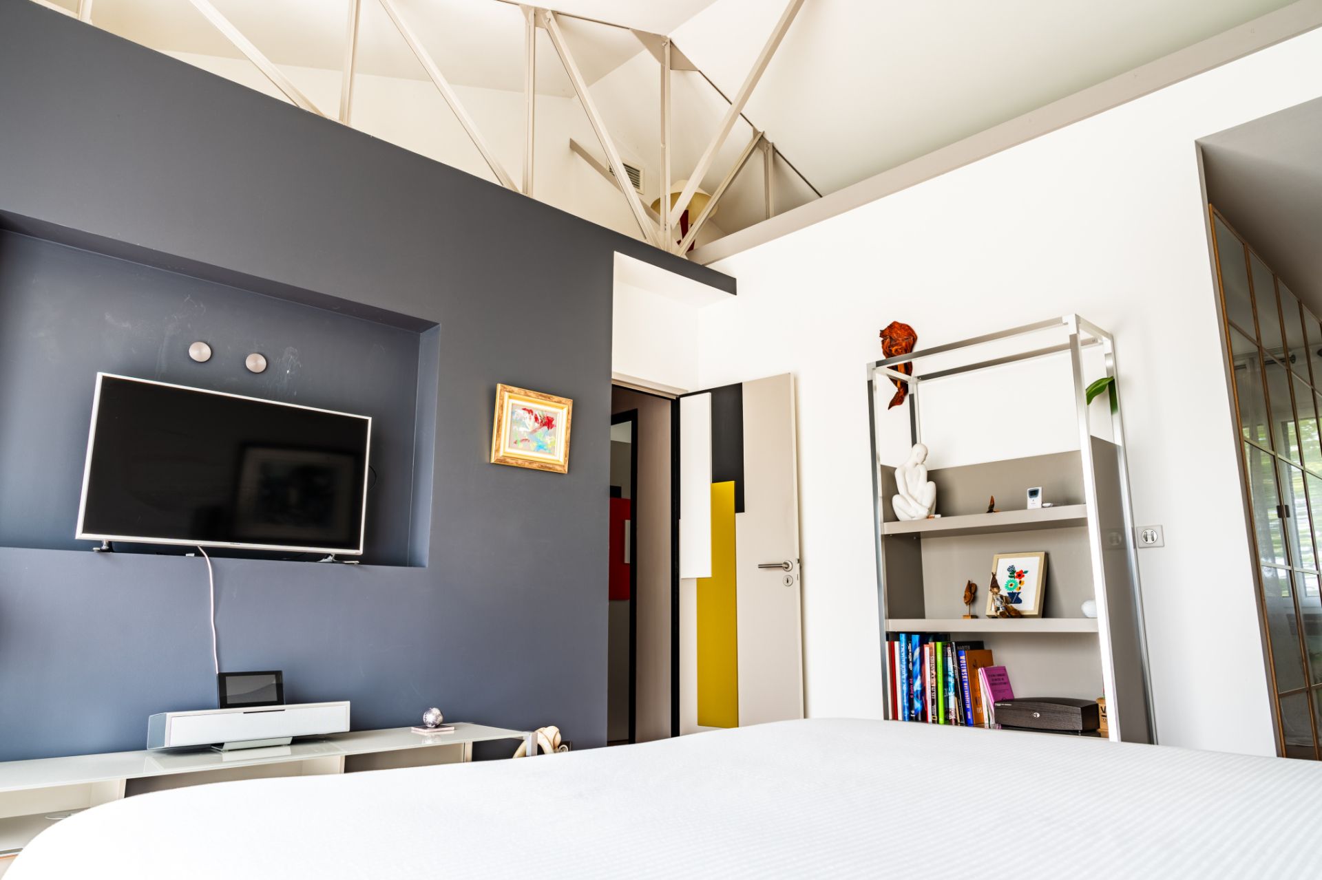 villa 6 Rooms for sale on La Rochelle (17000)