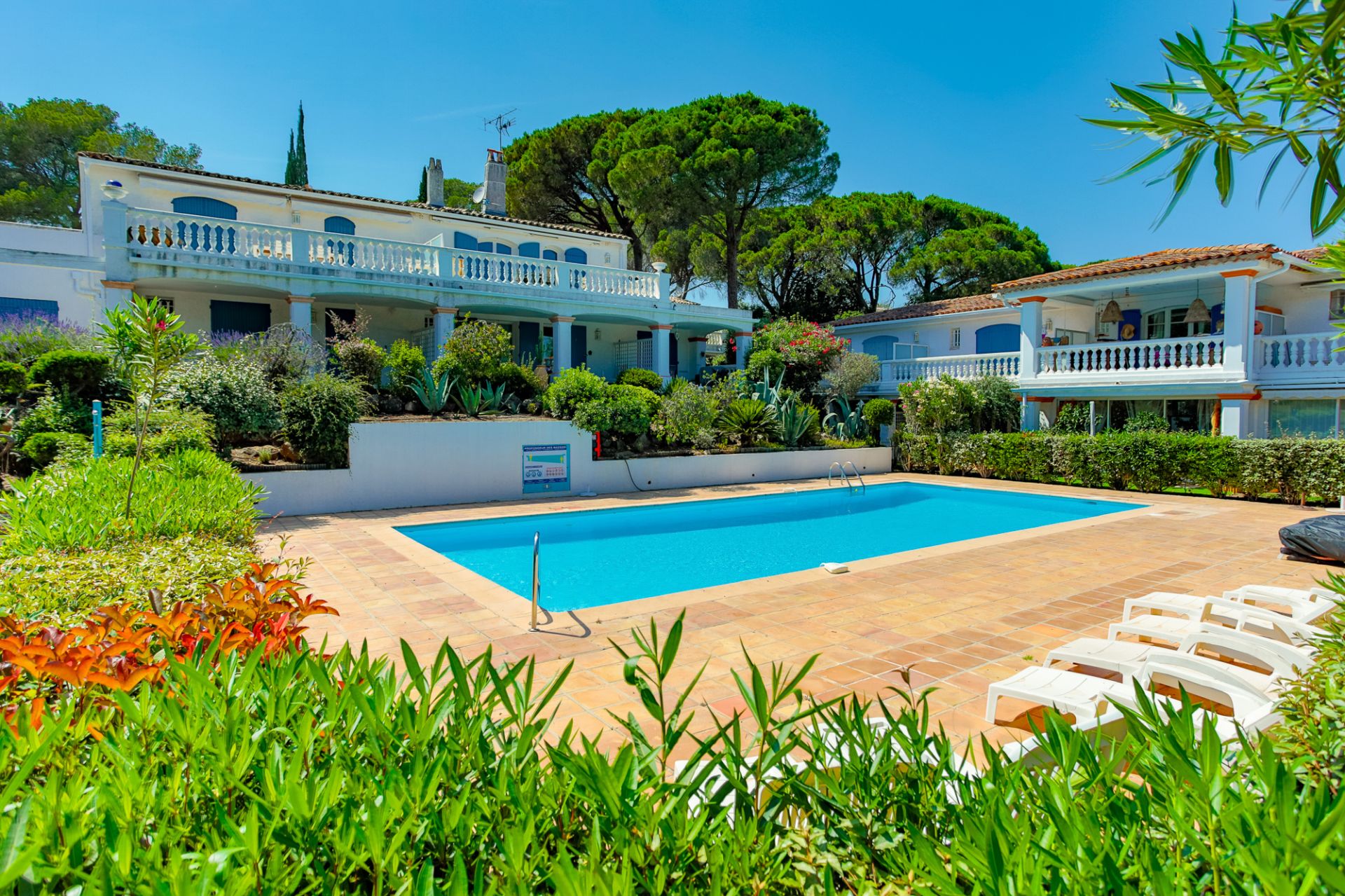 apartment 2 Rooms for sale on Saint-Raphaël (83700)
