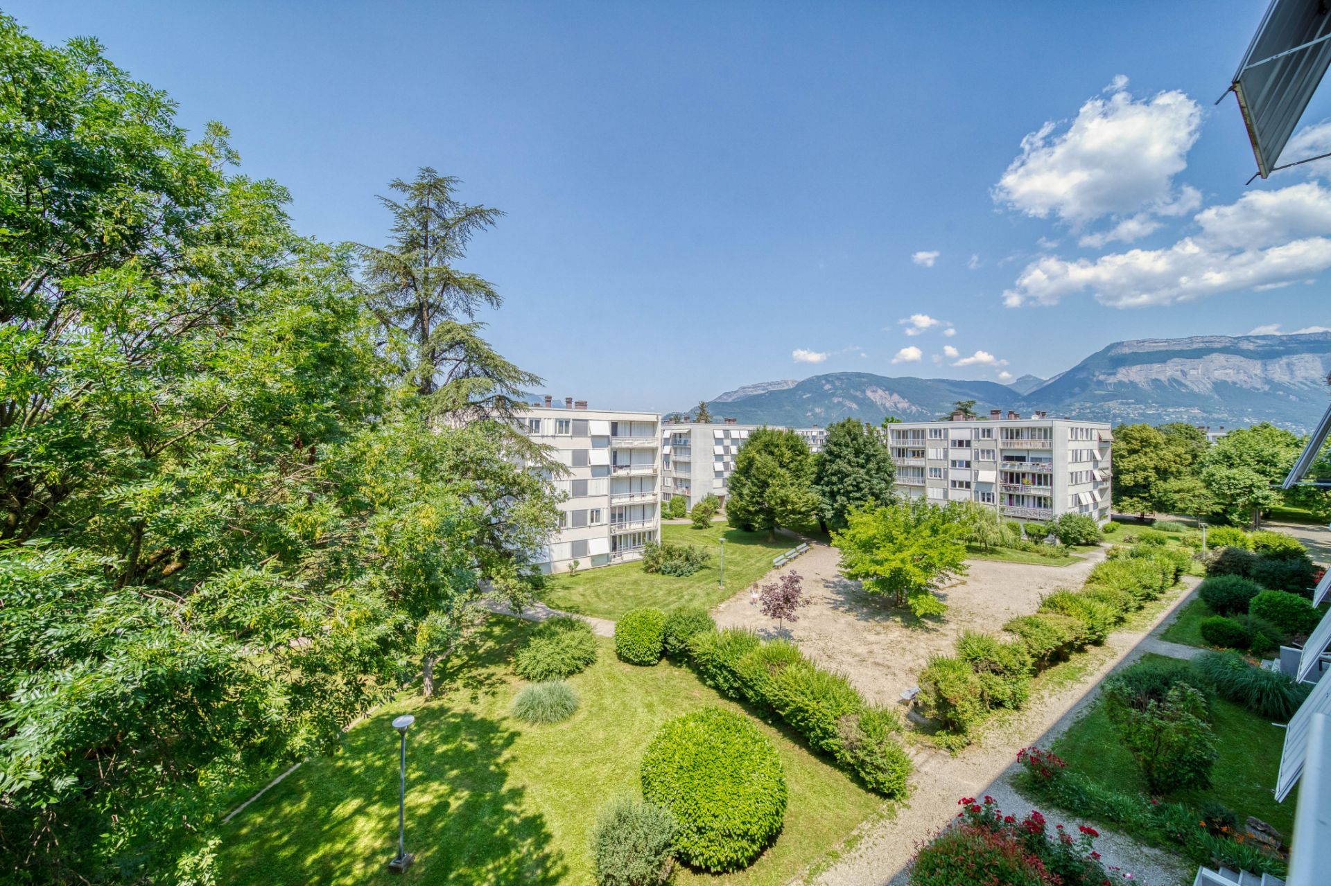 apartment 3 Rooms for sale on Saint-Martin-d'Hères (38400)