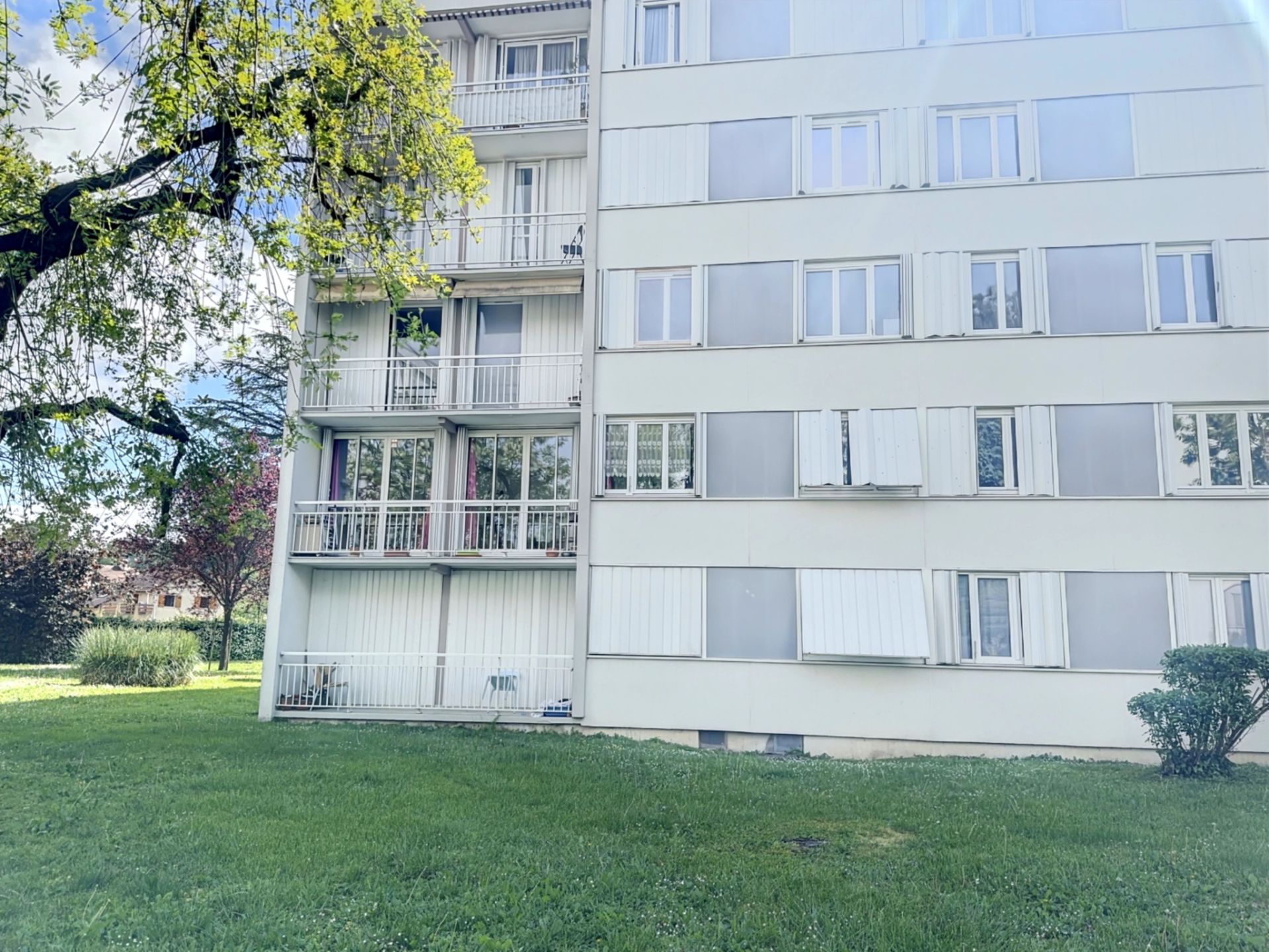 apartment 3 Rooms for sale on Saint-Martin-d'Hères (38400)