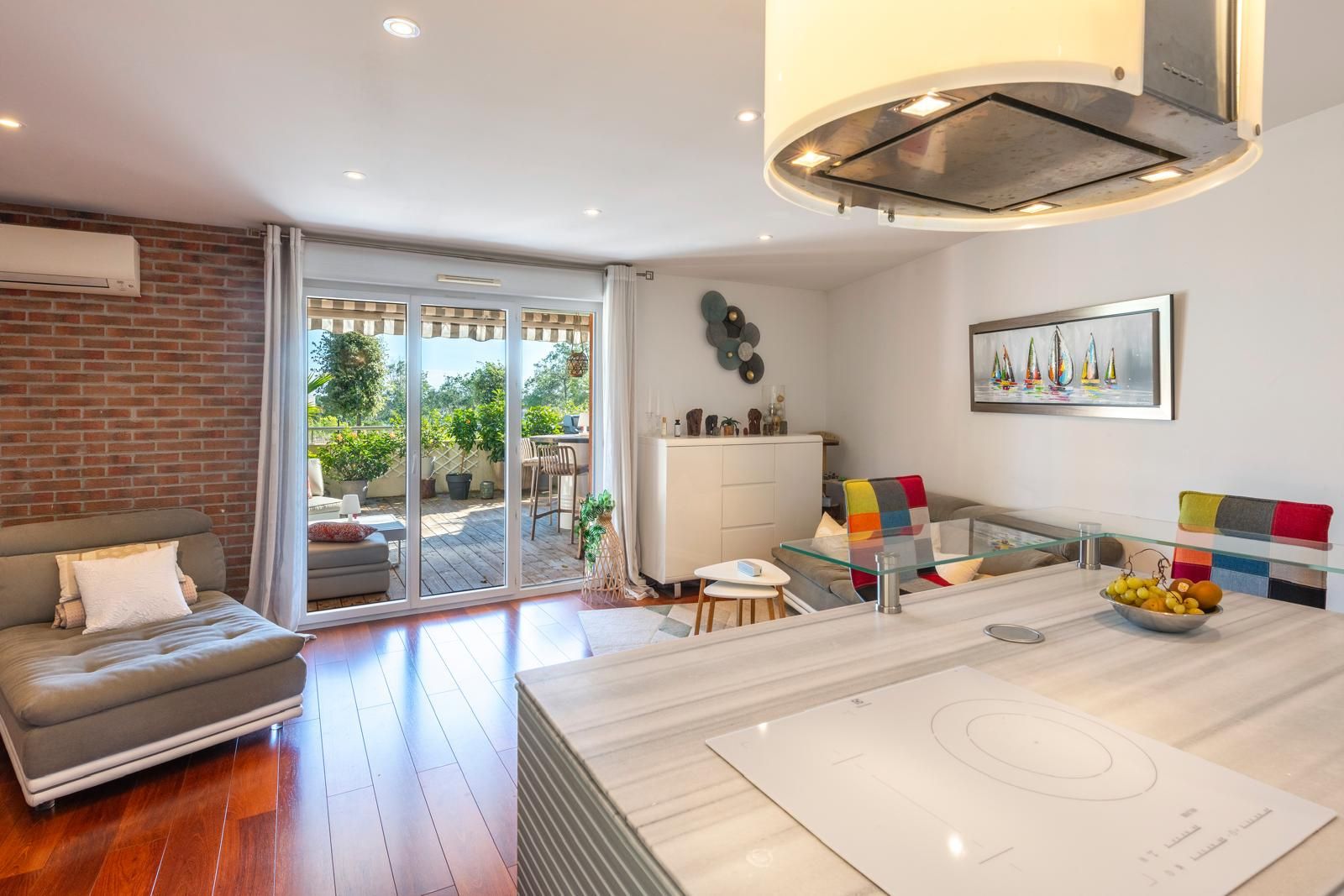 apartment 3 Rooms for sale on Saint-Raphaël (83700)