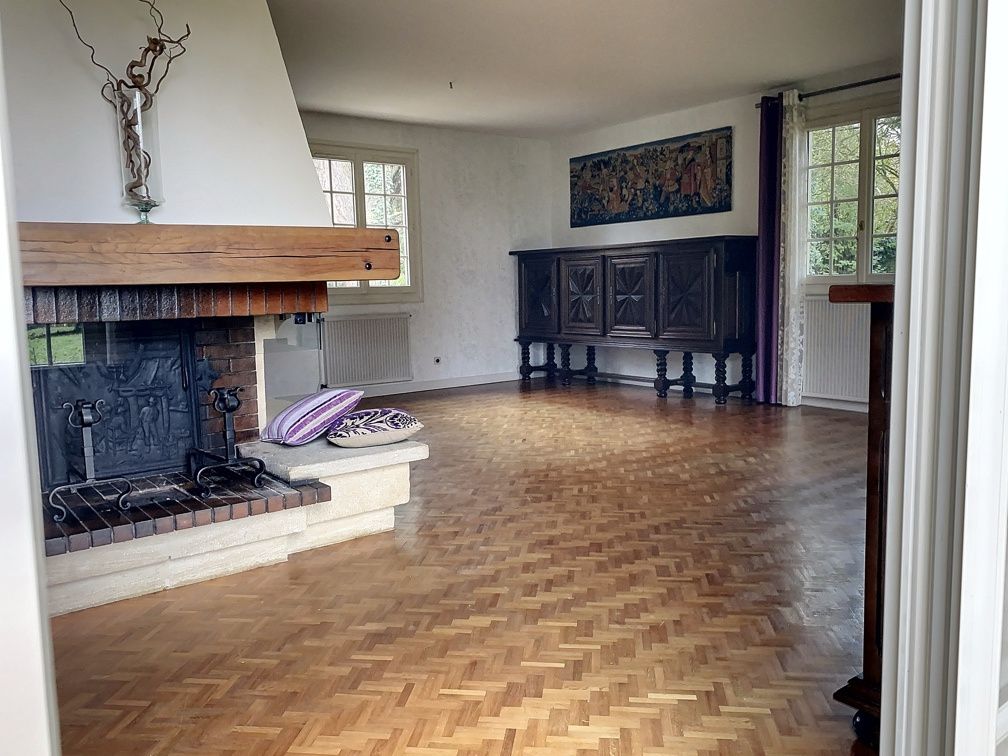 house 7 Rooms for sale on Niort (79000)