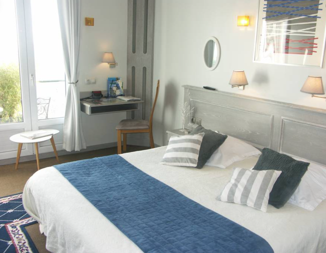 villa 7 Rooms for sale on Le Tréport (76470)