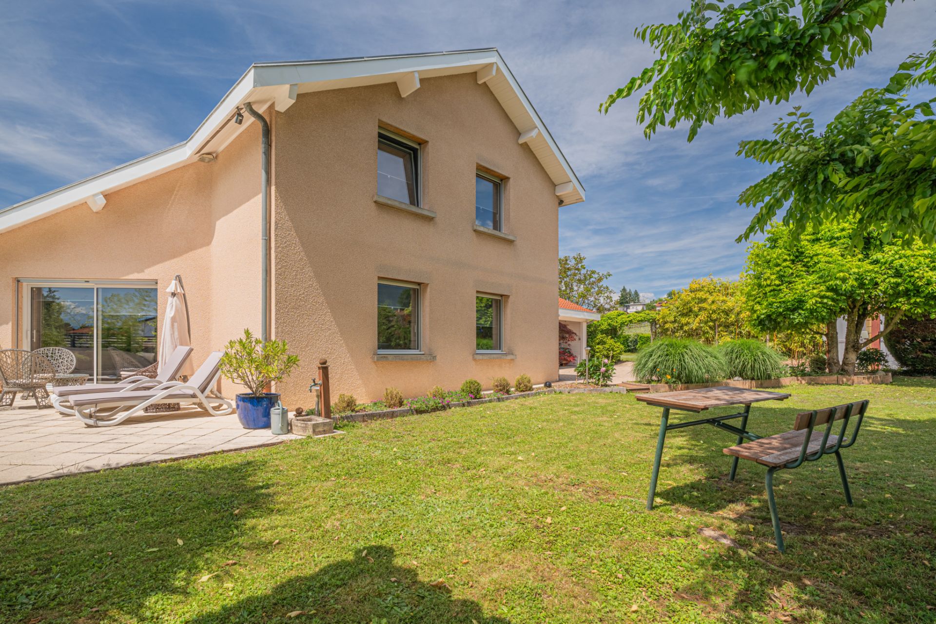 villa 6 Rooms for sale on Jarrie (38560)