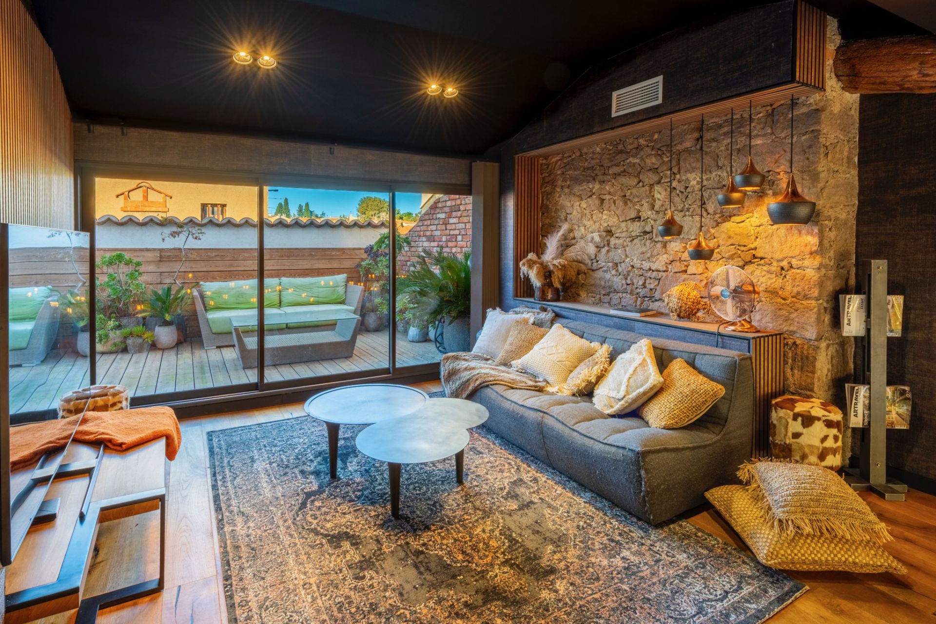apartment 4 Rooms for sale on Fréjus (83600)