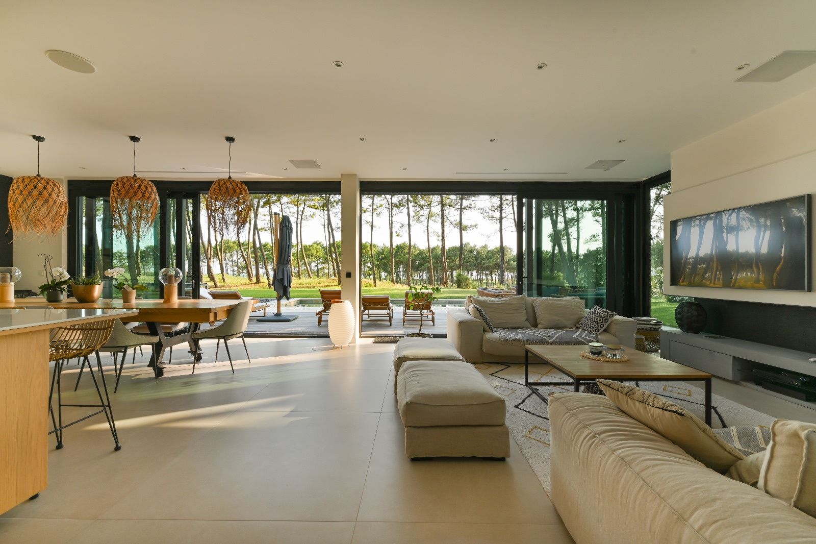 villa 8 Rooms for sale on Les Mathes (17570)